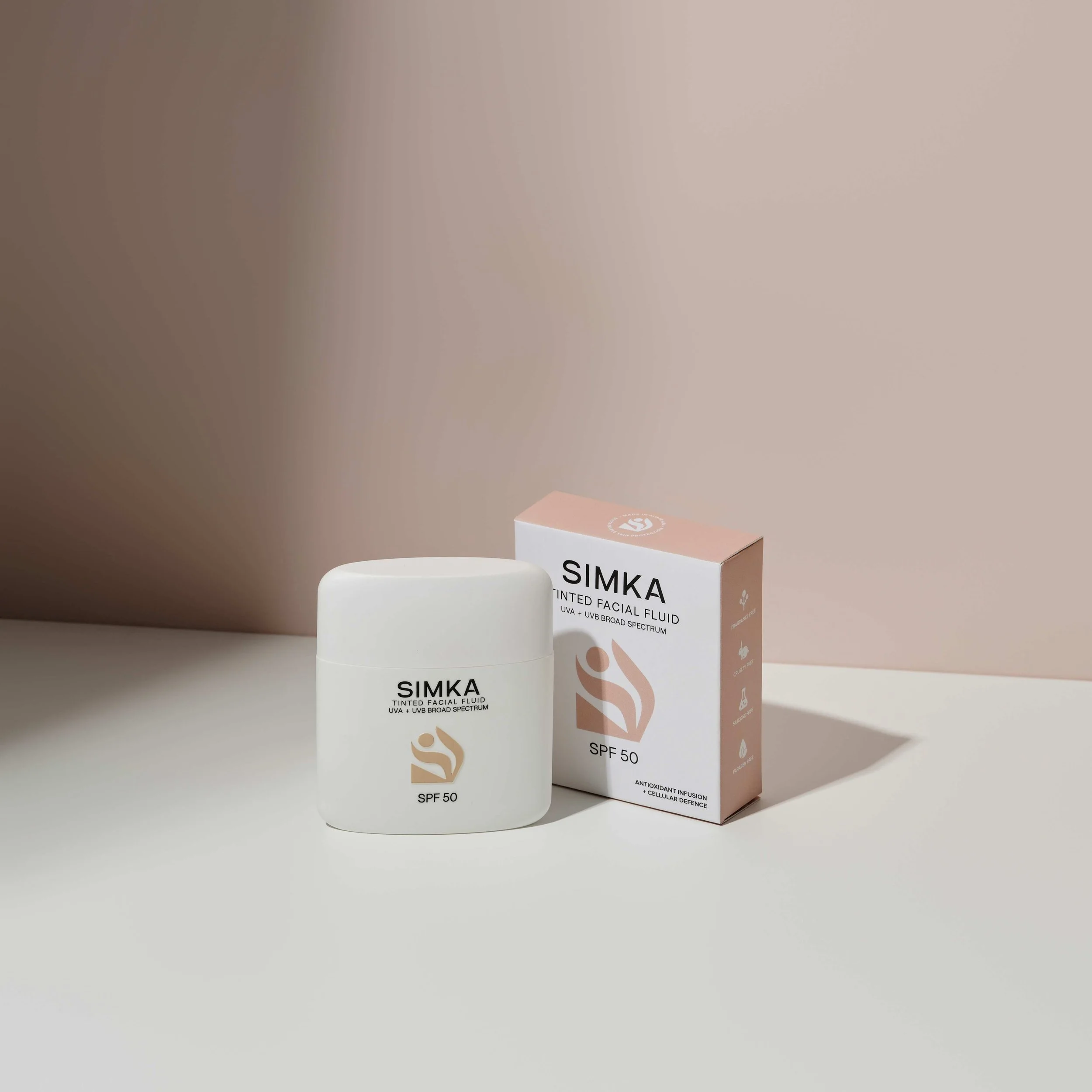 Simka - Tinted Facial Fluid SPF 50