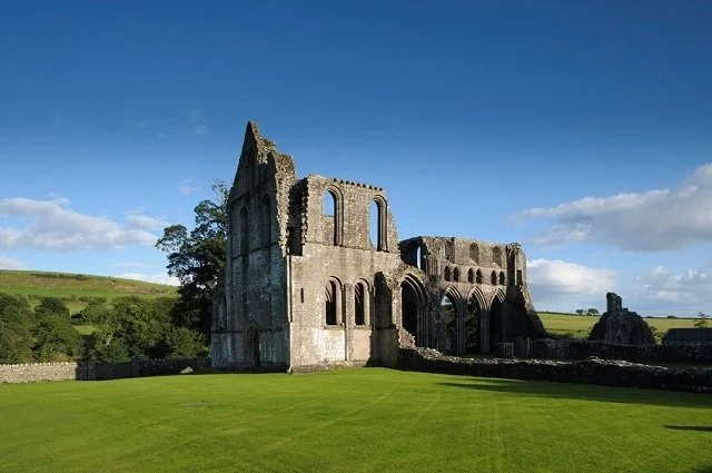 Dundrennan_Abbey.jpg