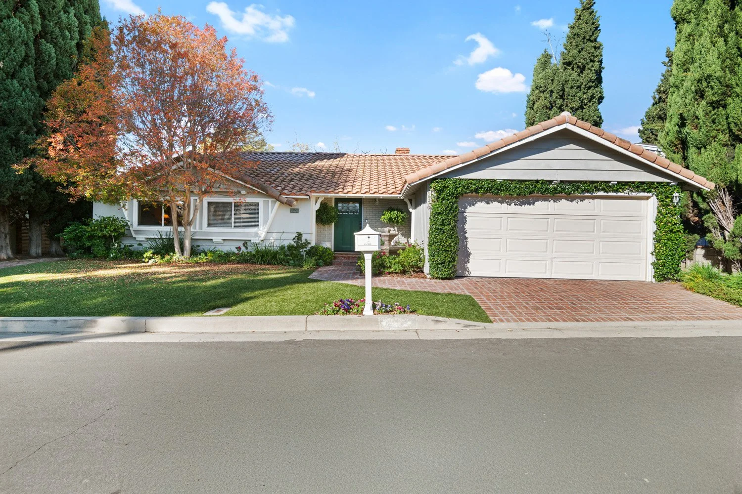 15570 Briarwood 1.jpg