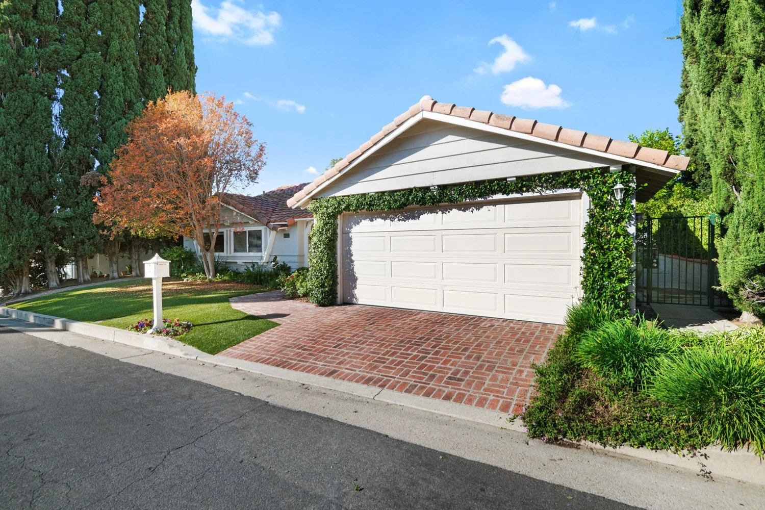 15570 Briarwood 4.jpg