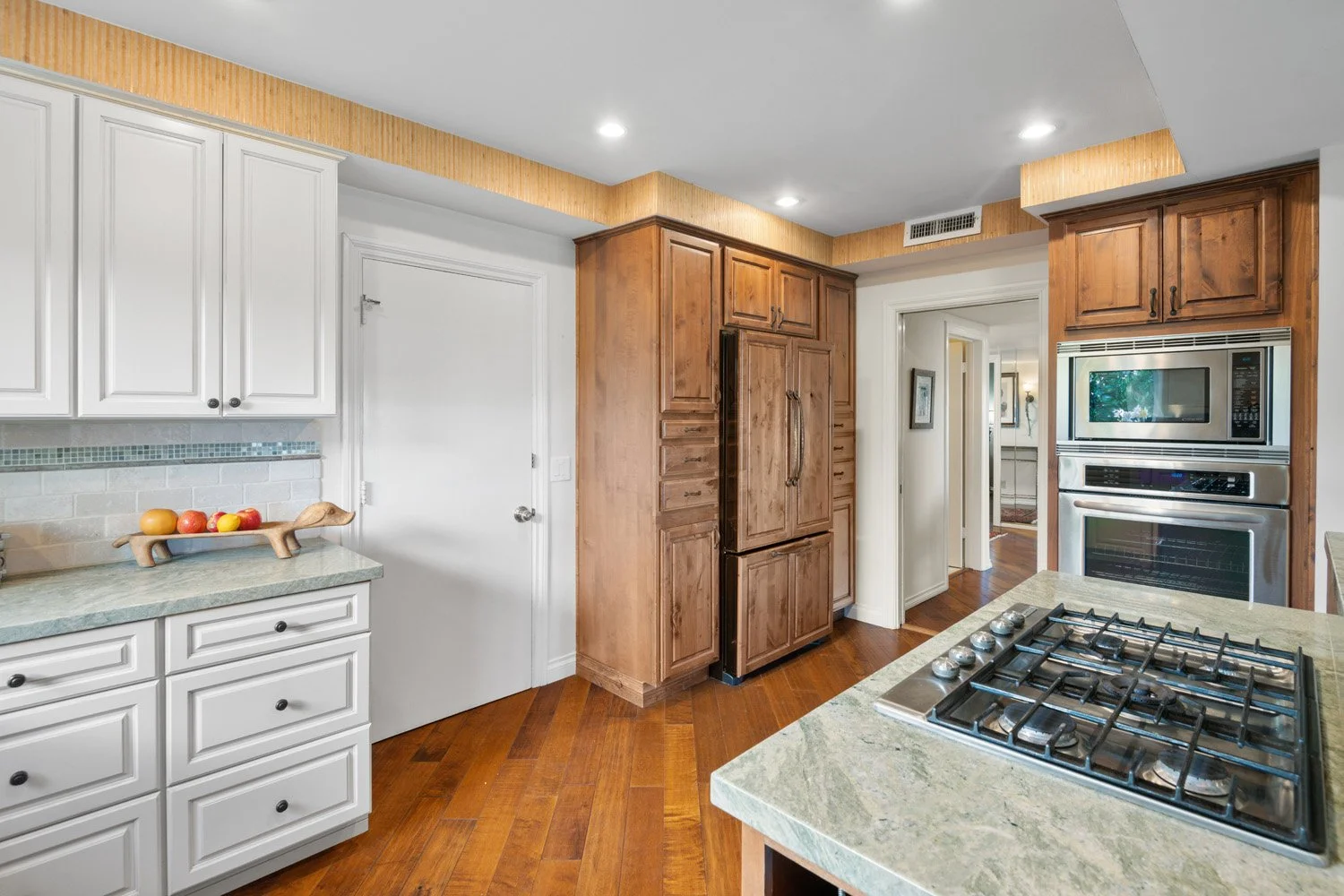 15570 Briarwood 28.jpg