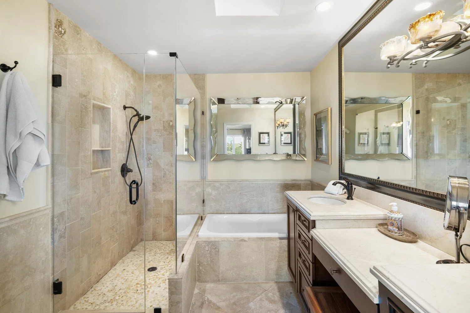15570 Briarwood 44.jpg