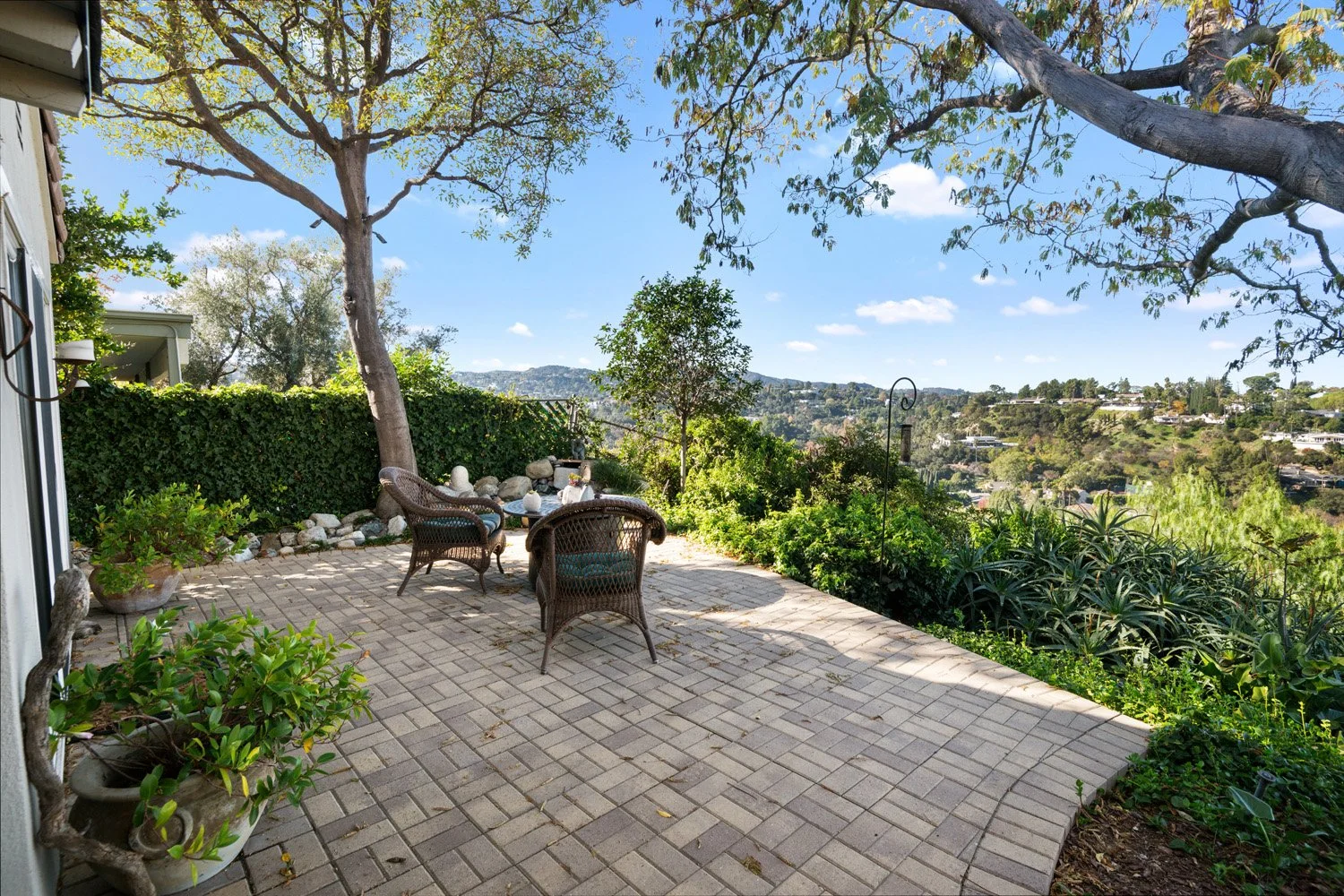 15570 Briarwood 55.jpg