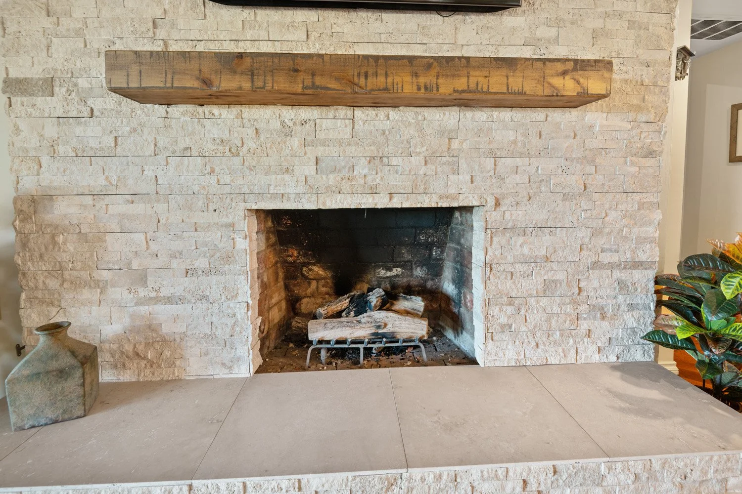 15570 Briarwood 56.jpg