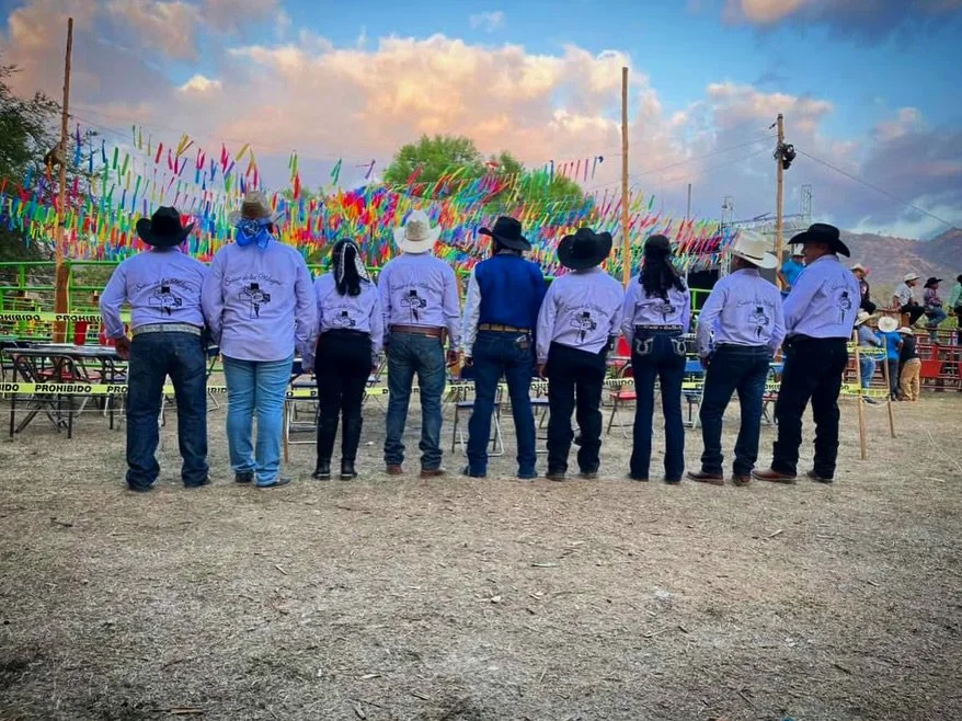 Started in my little studio&hellip;

Now my work is showing up at family events in Mexico 🇲🇽🧵

We&rsquo;re just getting started ✨

#CustomStitchery
#mexico🇲🇽 
#CustomEmbroidery
#SmallBusinessJourney
#WomanOwnedBusiness