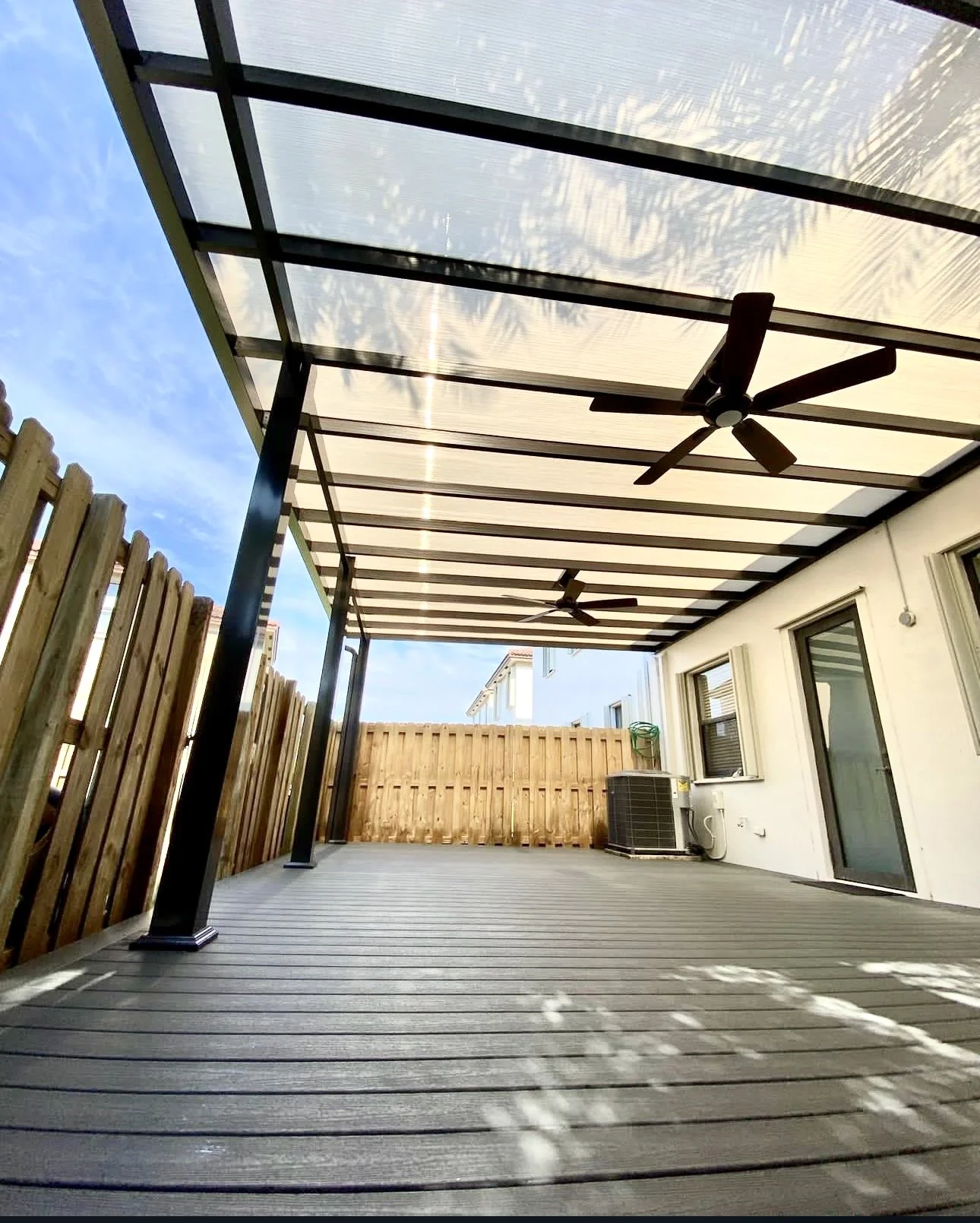 pergola policarbonato.jpg