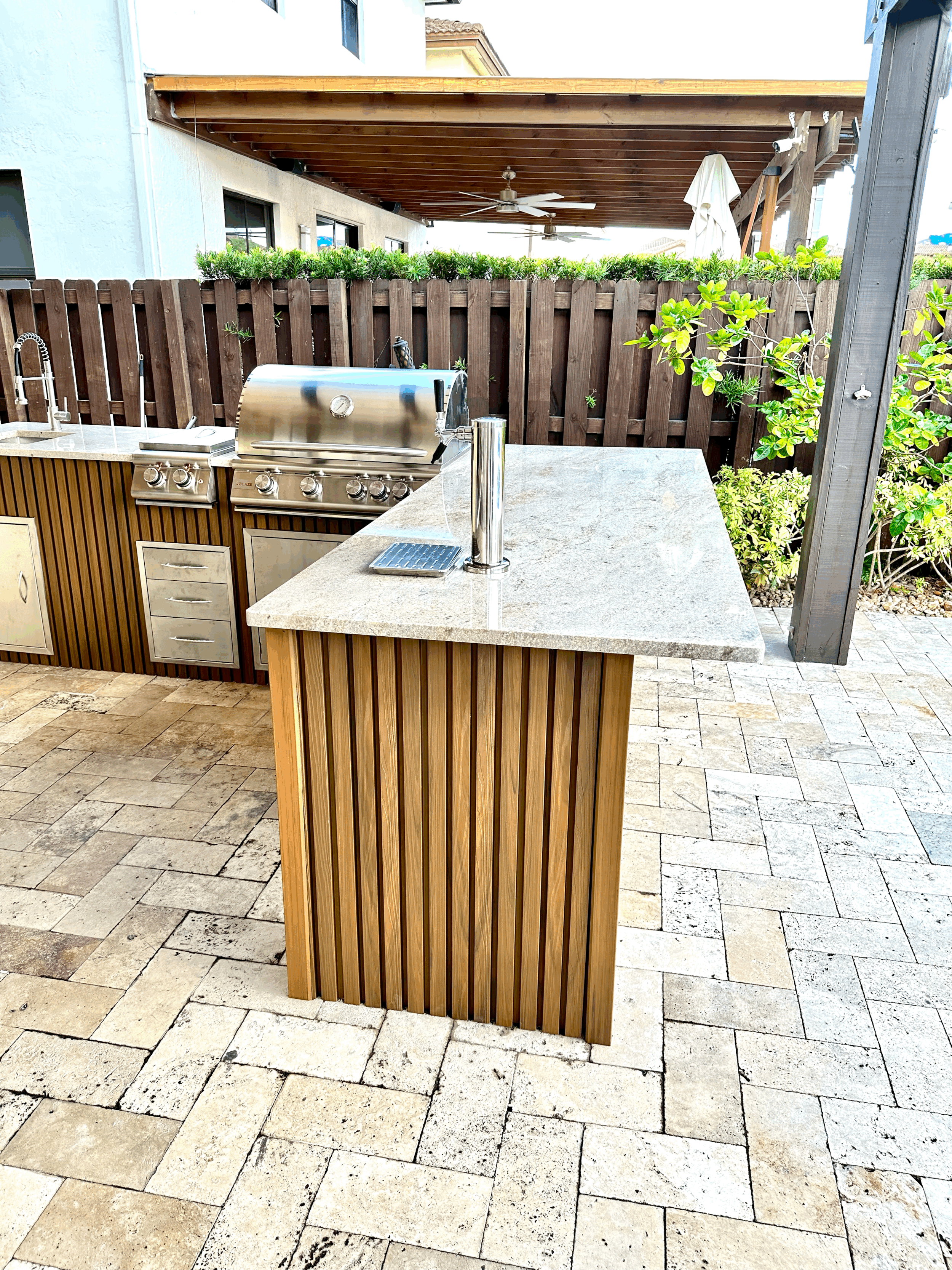 OUTDOOR KITCHENS