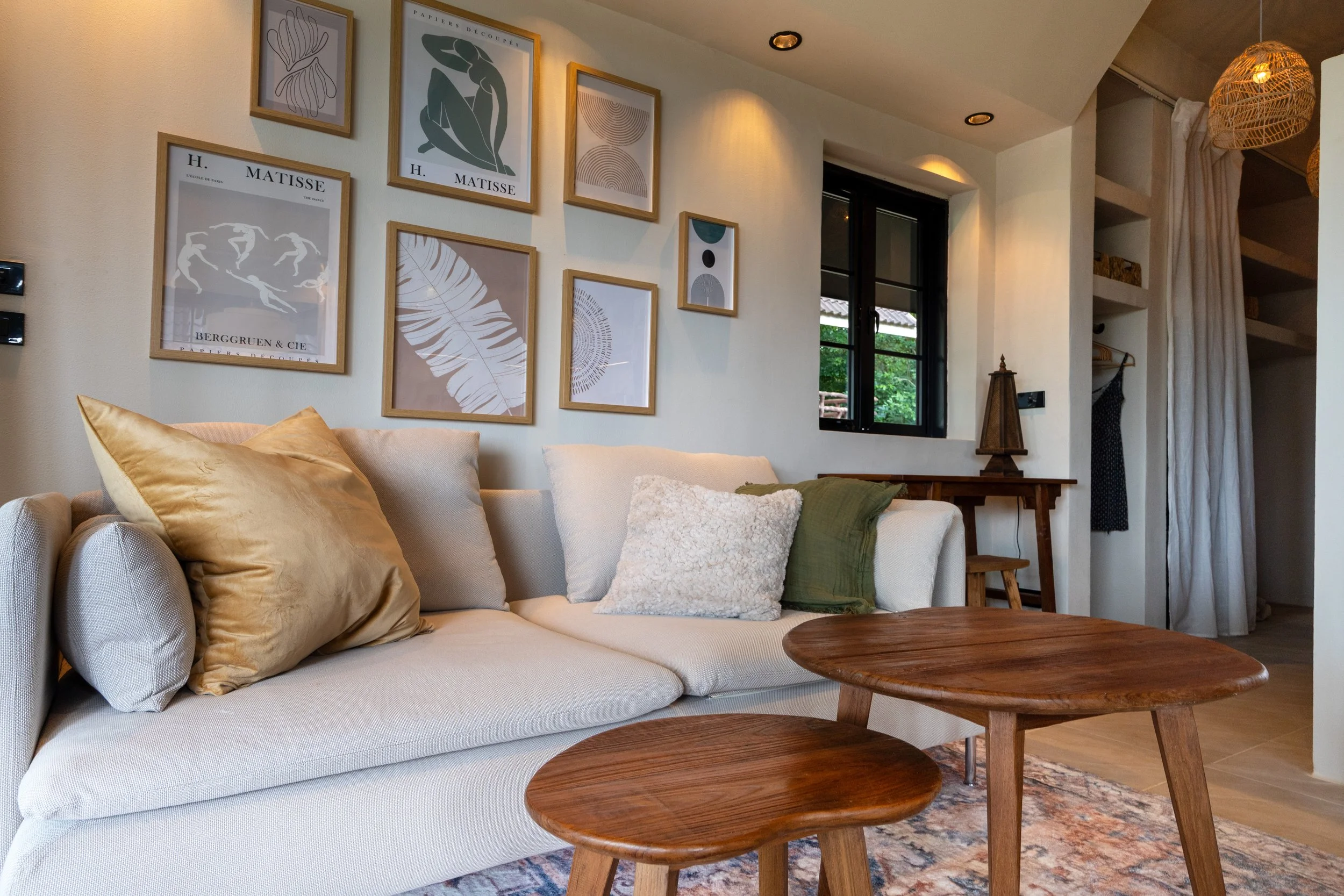 Garden Hill Villa 112b - Livingroom.jpg