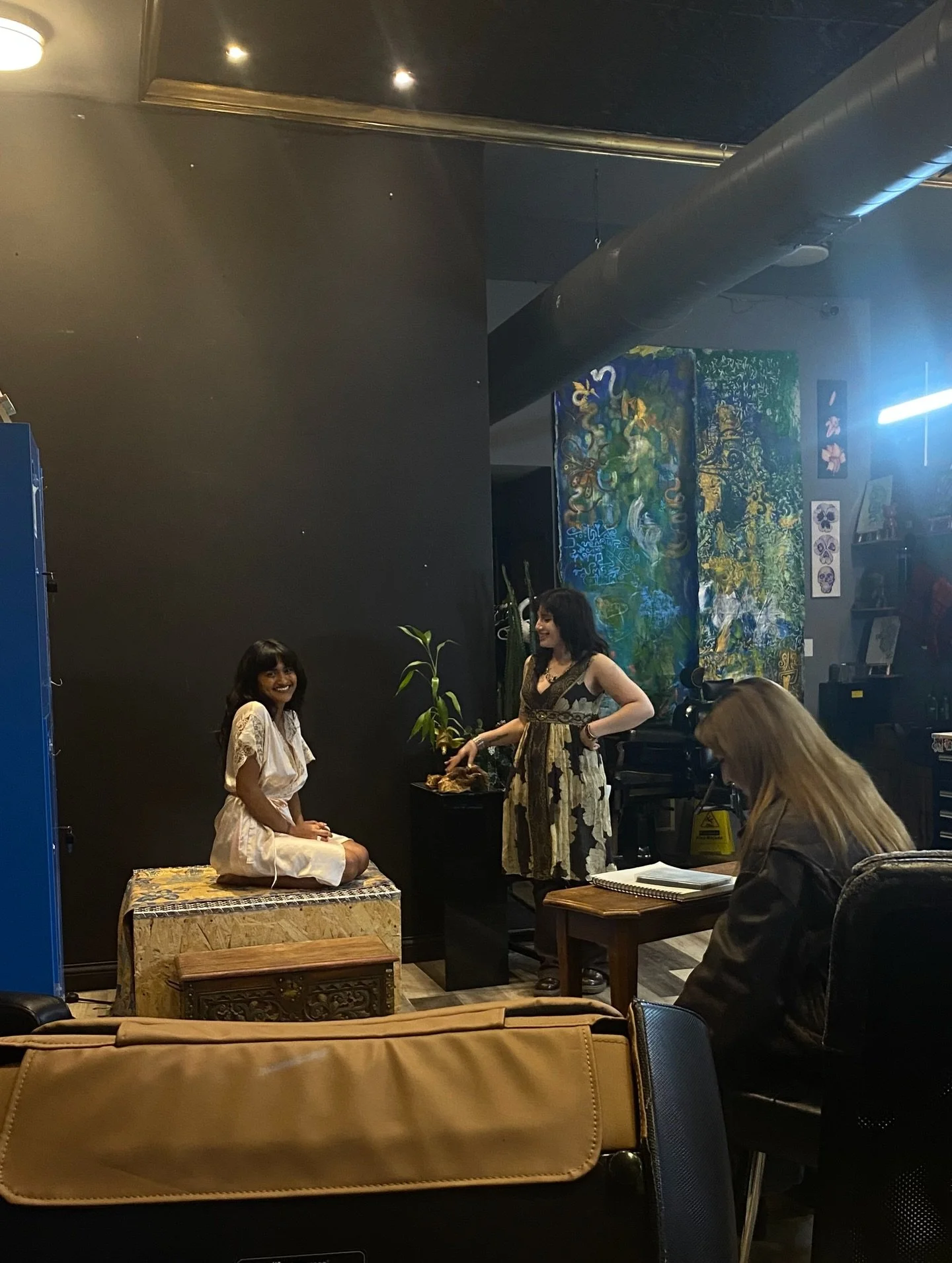 Elevated Instructor, @brujitazz will be hosting A figure Drawing class every Monday starting the 12th! 
Book online at elevatedpilsen.com! 
Check it out!!