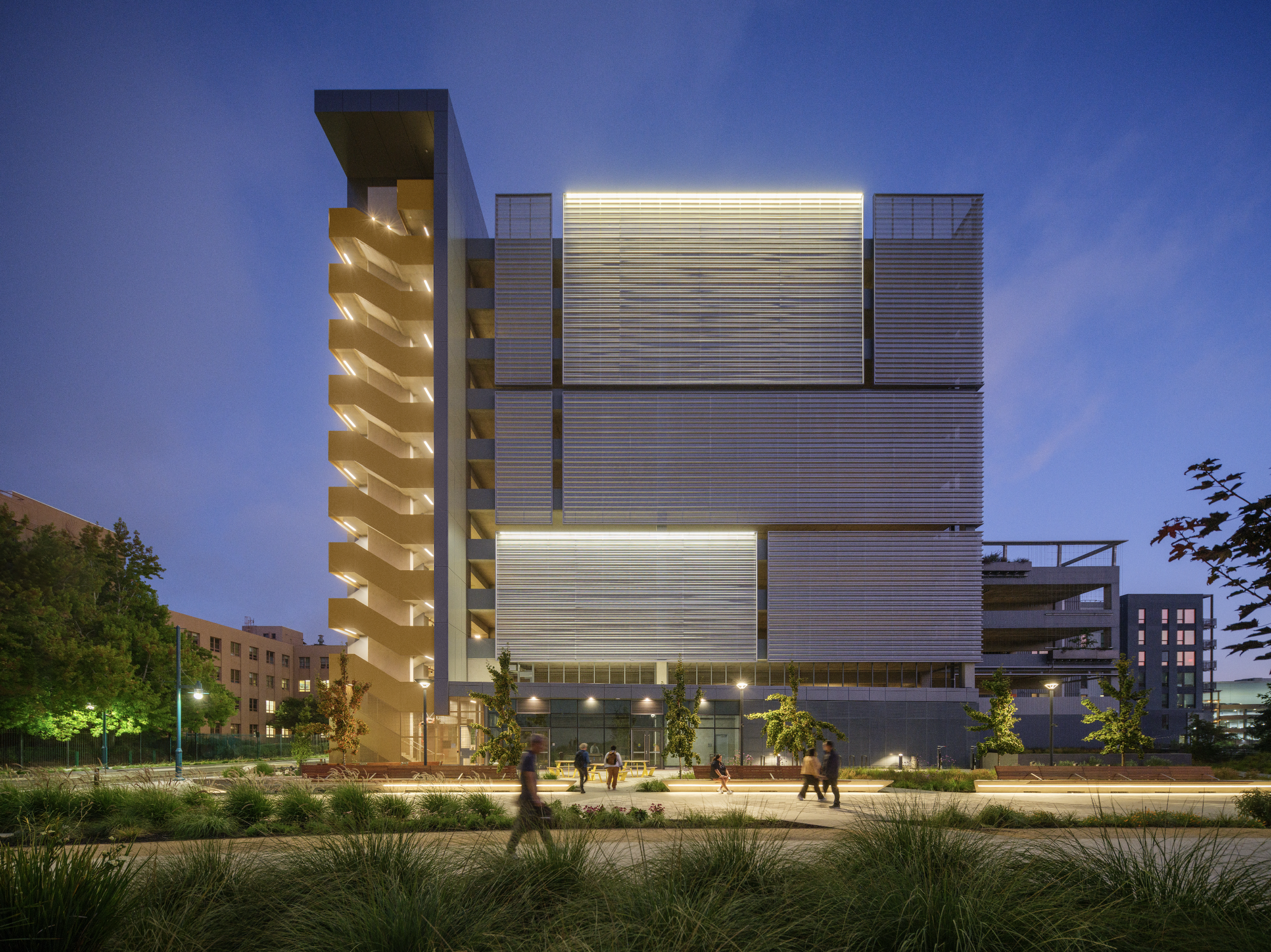 BMR B14 Emeryville Parking Structure façade view