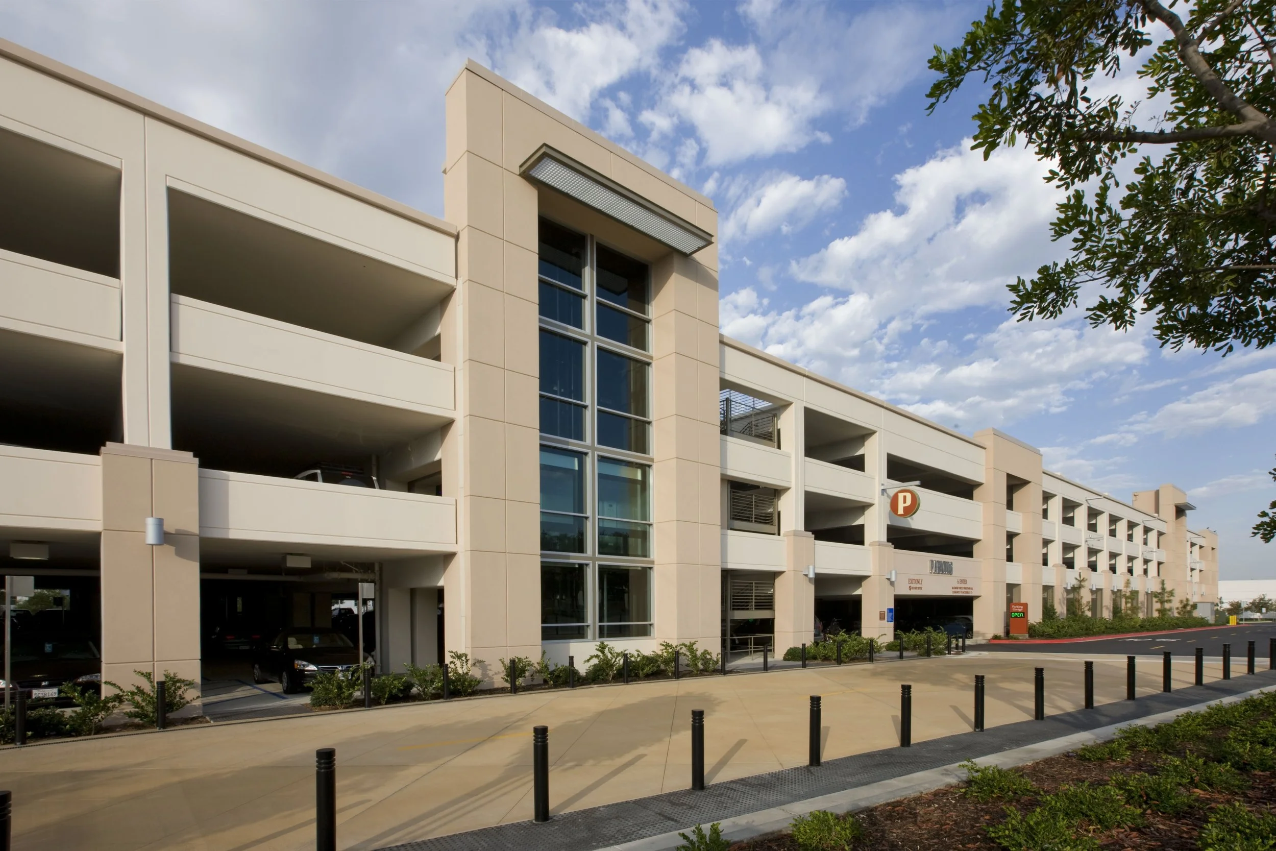 Irvine Transportation Center Parking Structure facade 2