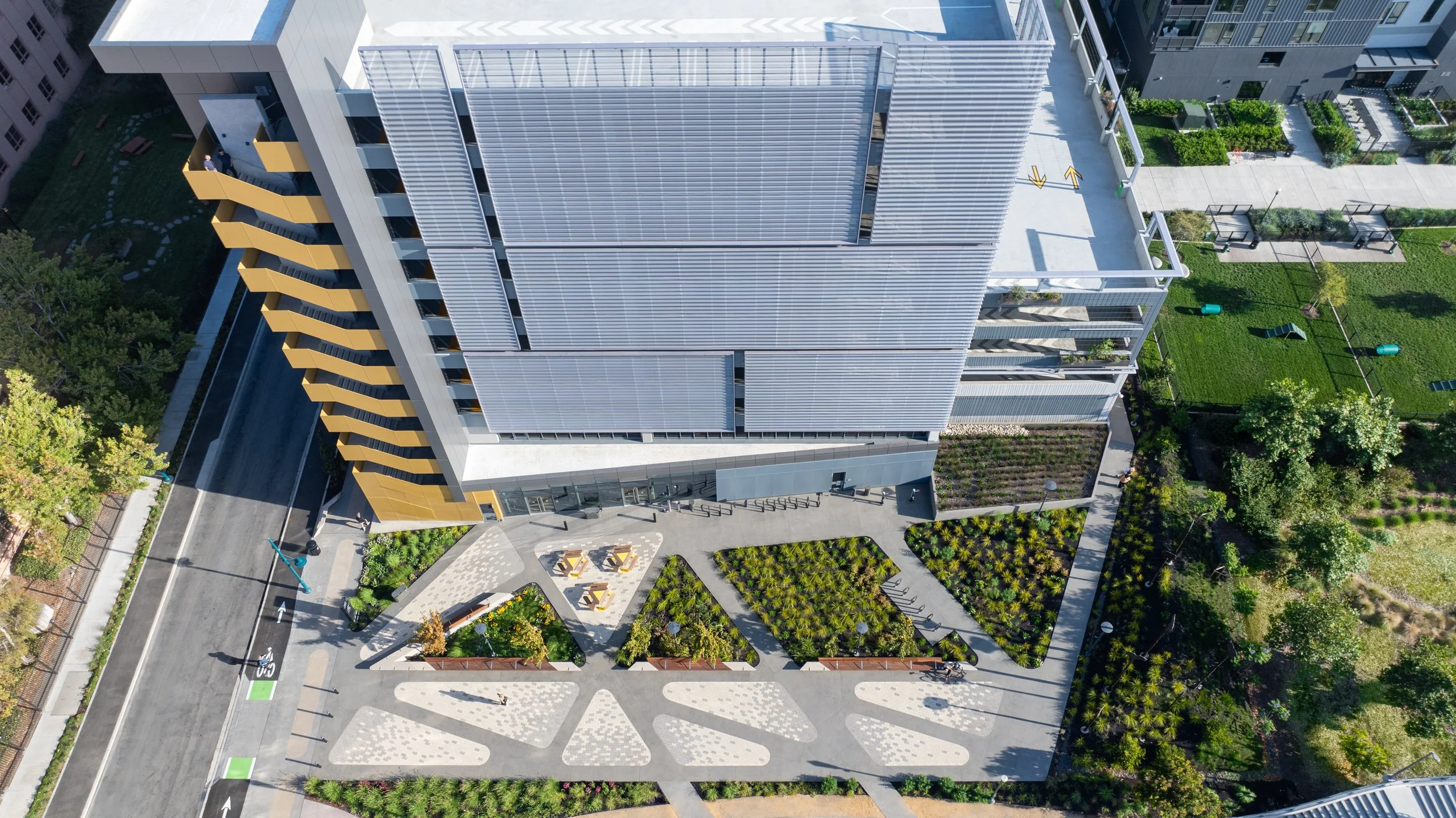 BMR B14 Emeryville Parking Structure top view of façade and plaza