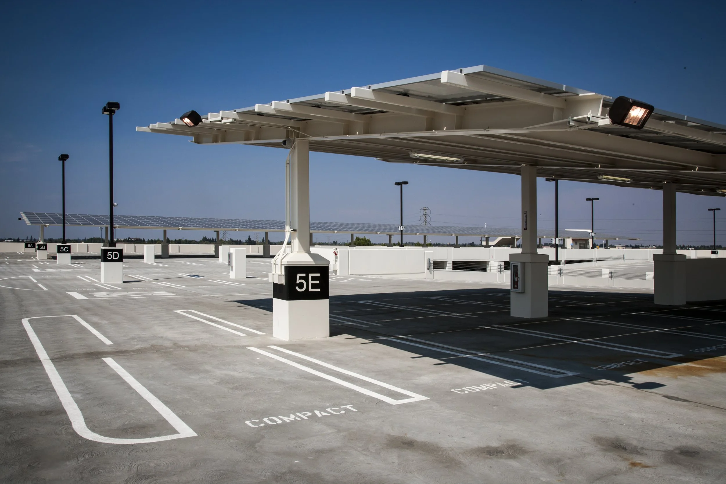 Cosumnes River College Parking Structure rooftop solar shade structure