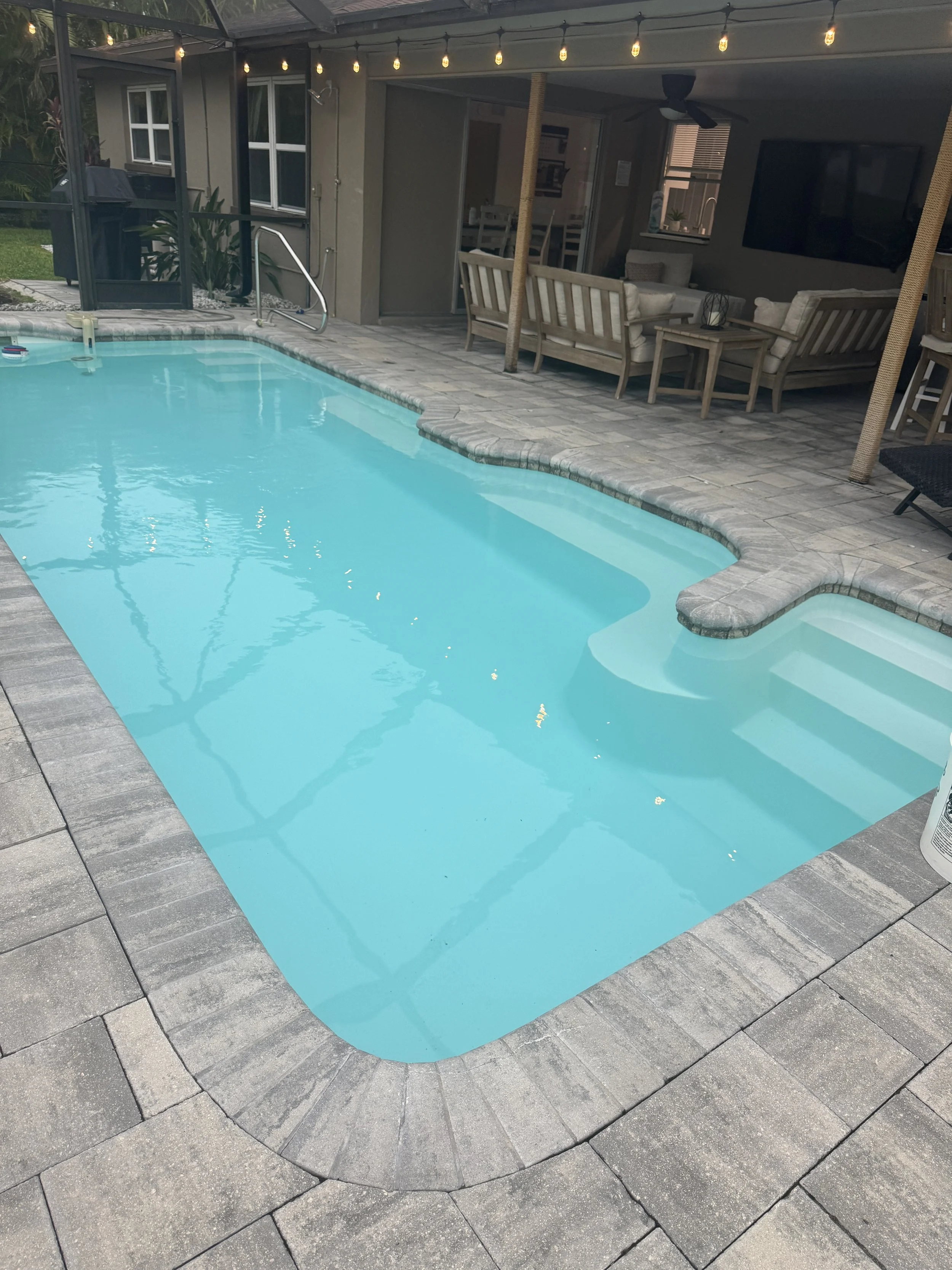 Fiberglass Swimming Pool Resurfacing
