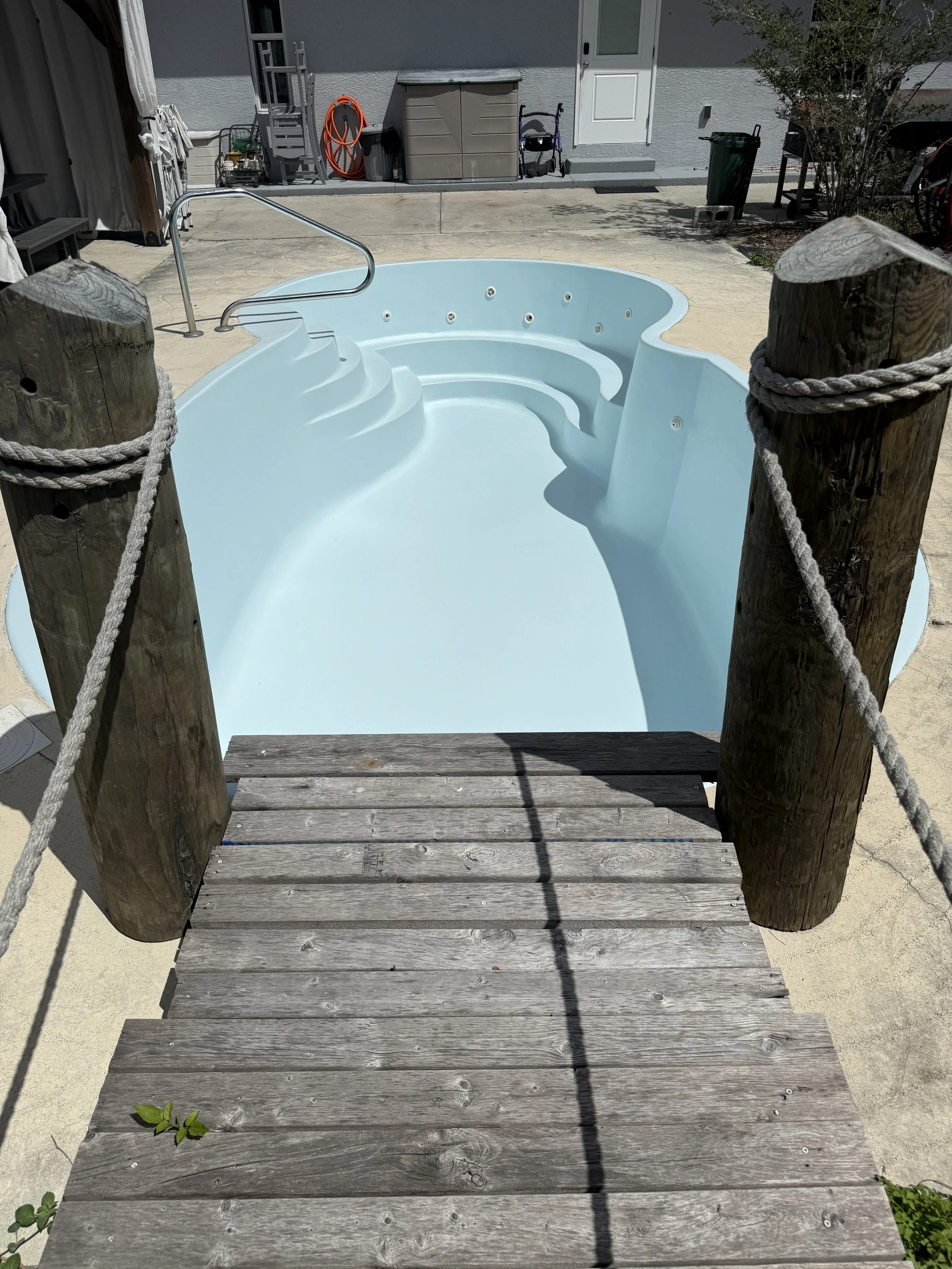 Fiberglass Swimming Pool Resurfacing
