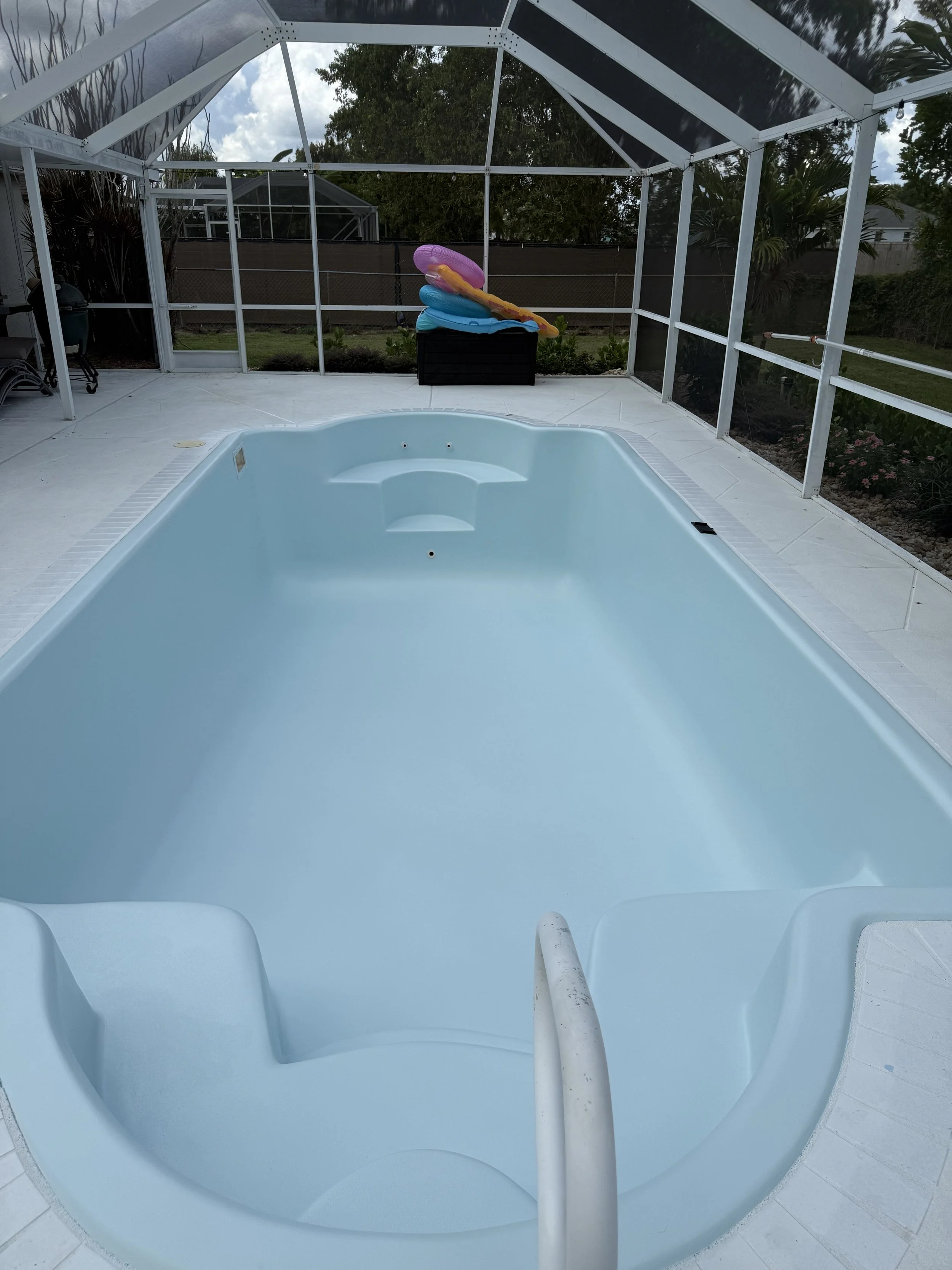 Fiberglass Swimming Pool Resurfacing