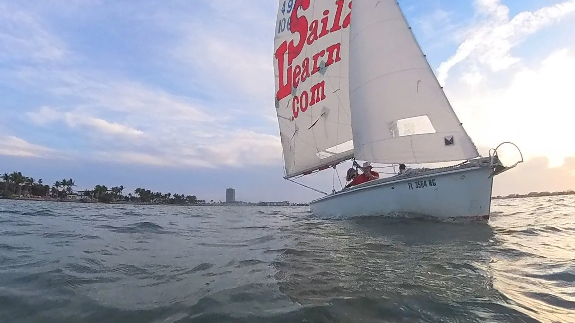 Peggy performing circle drills (Tack + Gybe) around the Insta360 Buoy
