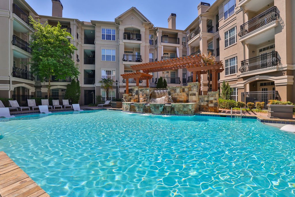 Sumthin Sumthin Properties Perimeter Location Luxury Pool