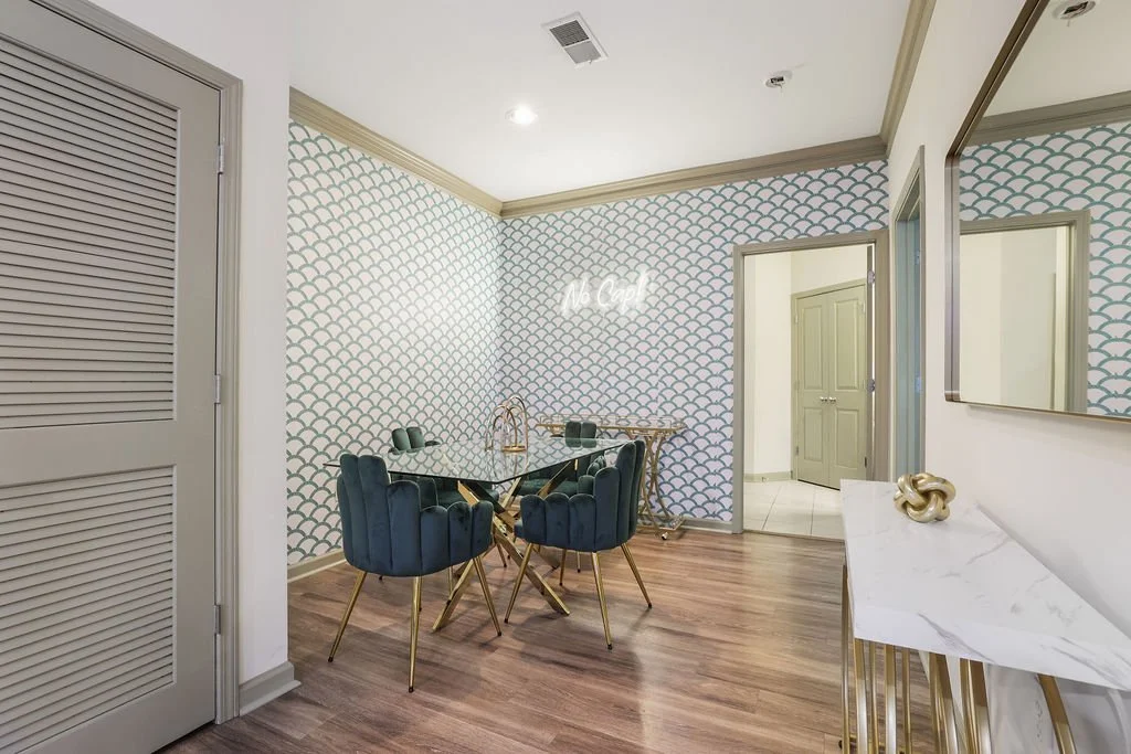 Sumthin Sumthin Properties Elegant Dinning Room Area Available In Short Term Rental Atlanta Ga