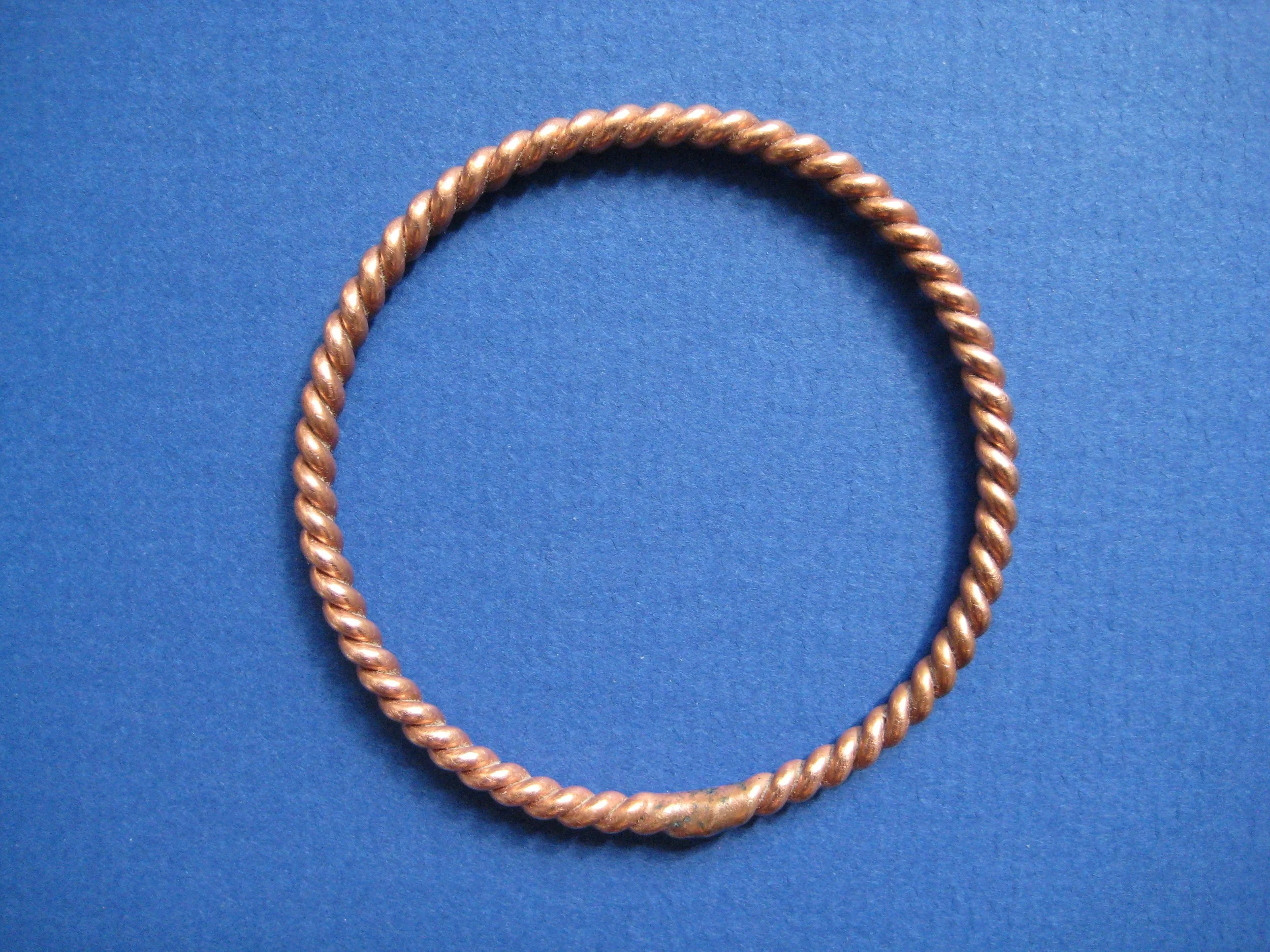 404 MHz | 1/2 Ra-Mu Cubit Tensor Ring | Single Twist 12 Ga. Bracelet (Size XS)
