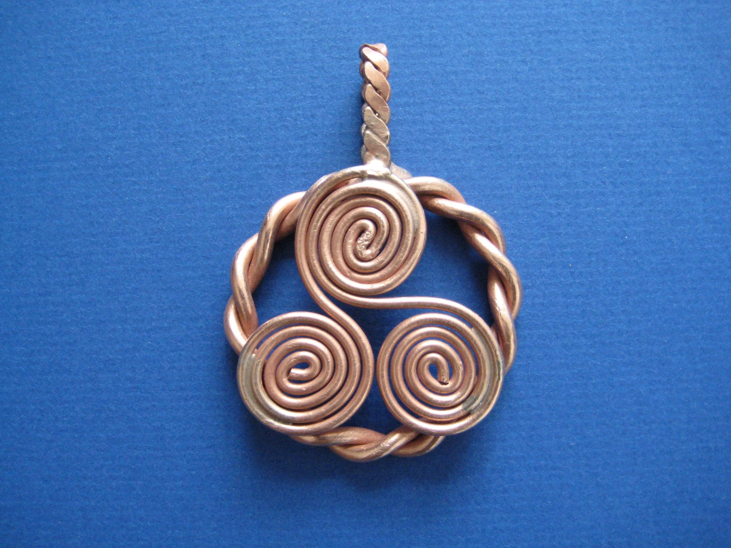 177 MHz | 1/4 Lost Cubit | Triskelion Tensor Ring Pendant