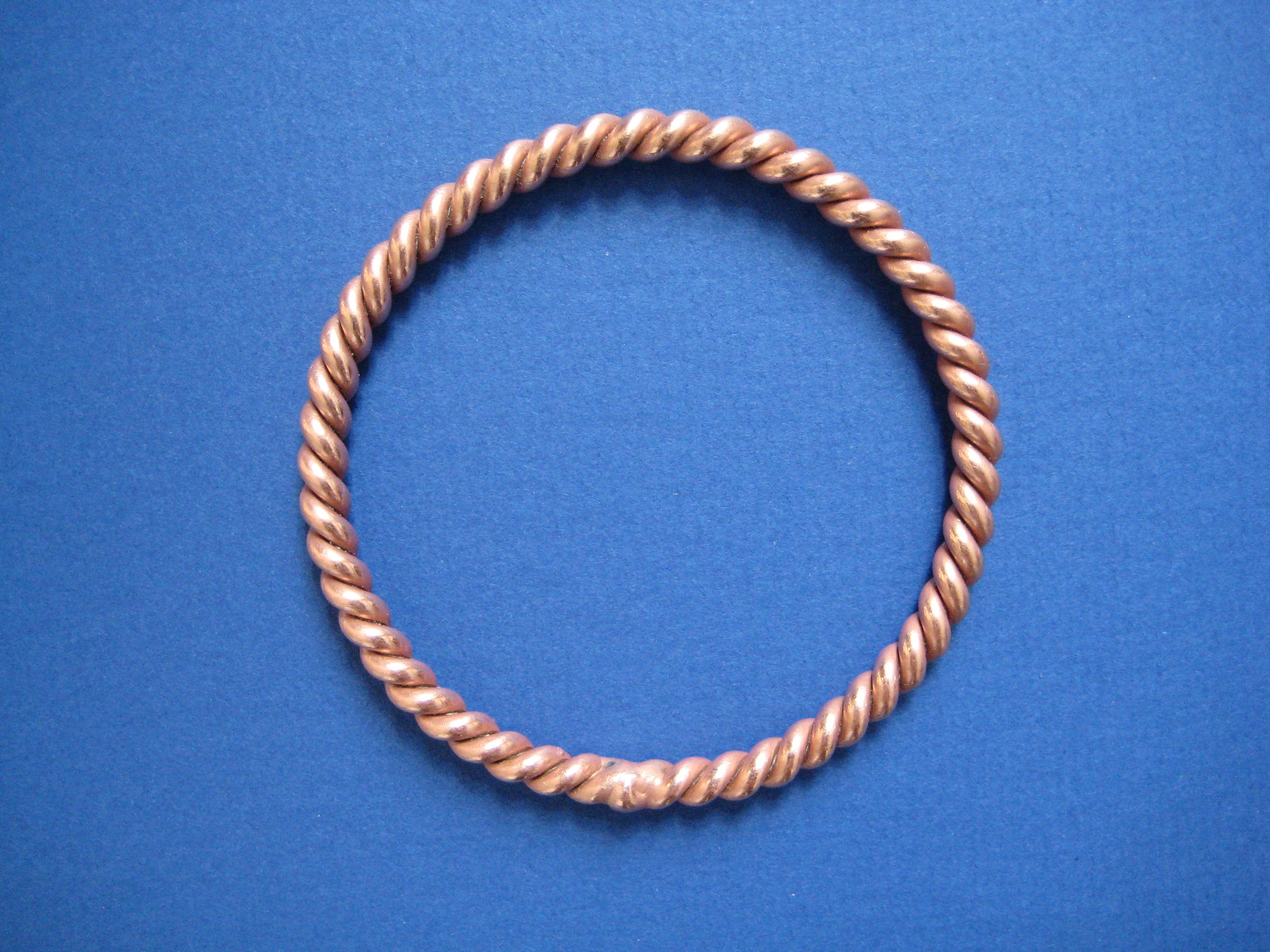 528 Hz | 1/4 Cosmic Connector Cubit | Single Twist 8 Ga. Bracelet (Size M)