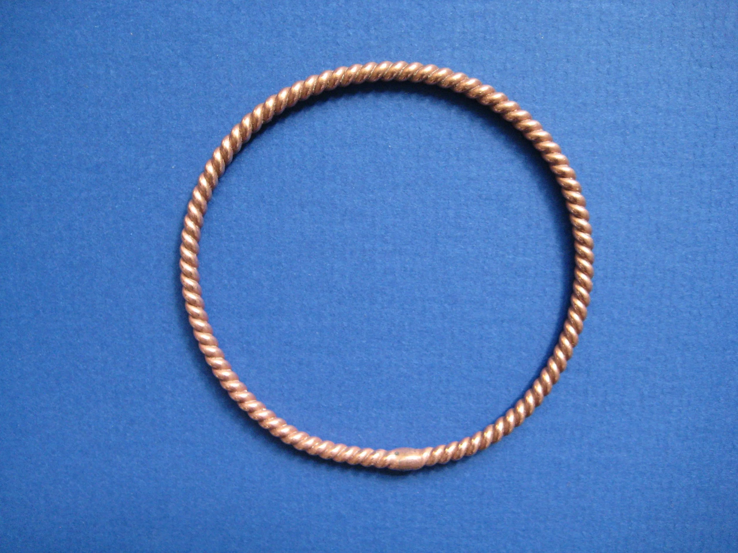 443 MHz | Viking Cubit Tensor Ring | Single Twist 12 Ga. Bracelet (Size M)