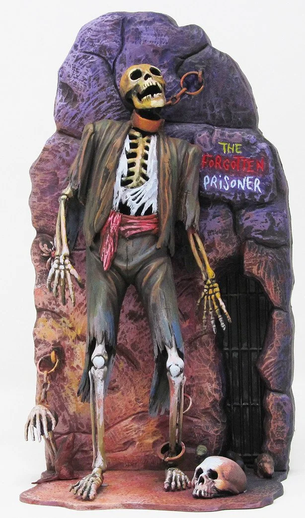 Forgotten Prisoner of Castel Mare Glow 1/8 Plastic Model Kit