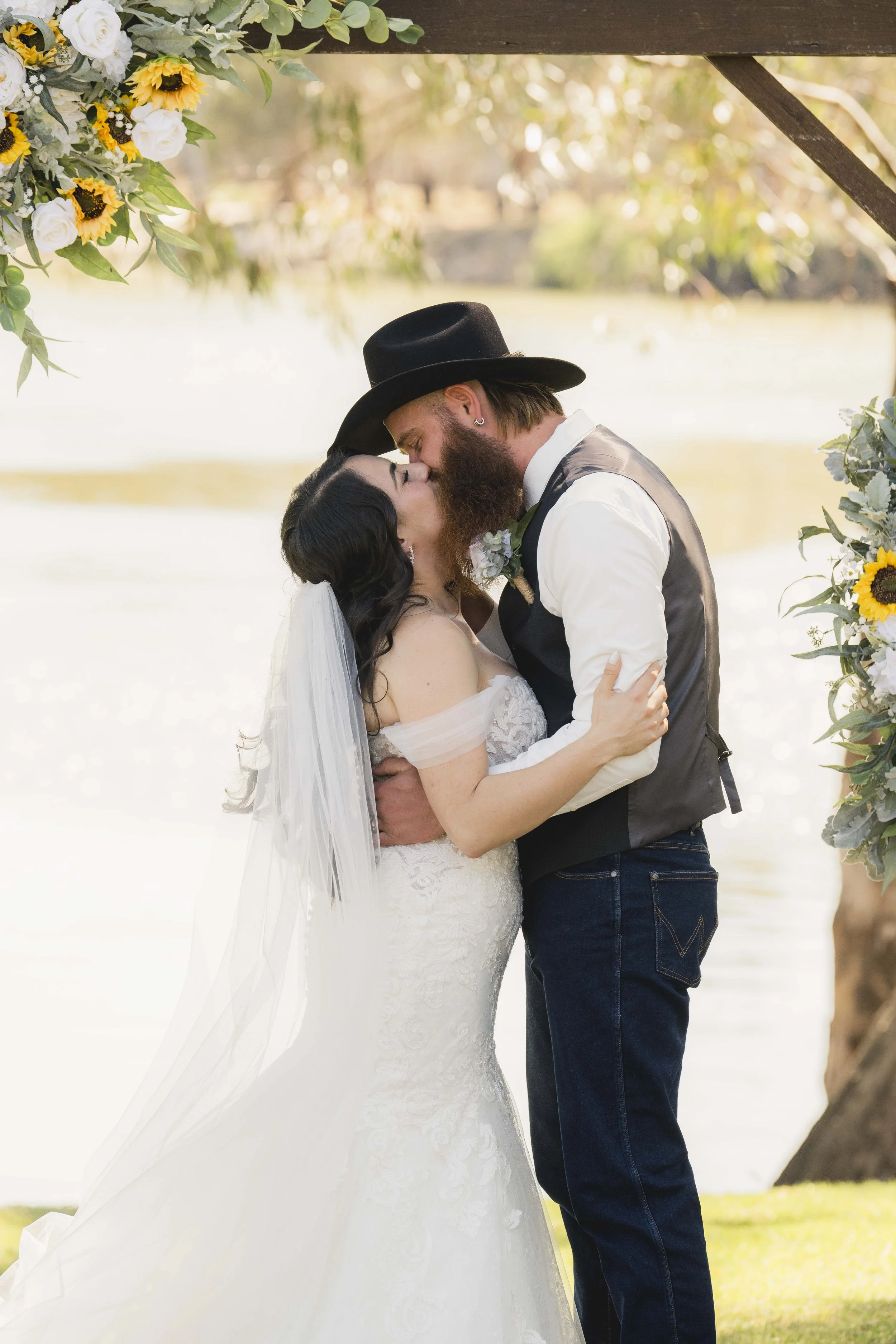Janet-Lachie-Moama-Wedding-Chloe-Jones-Photography38.jpg