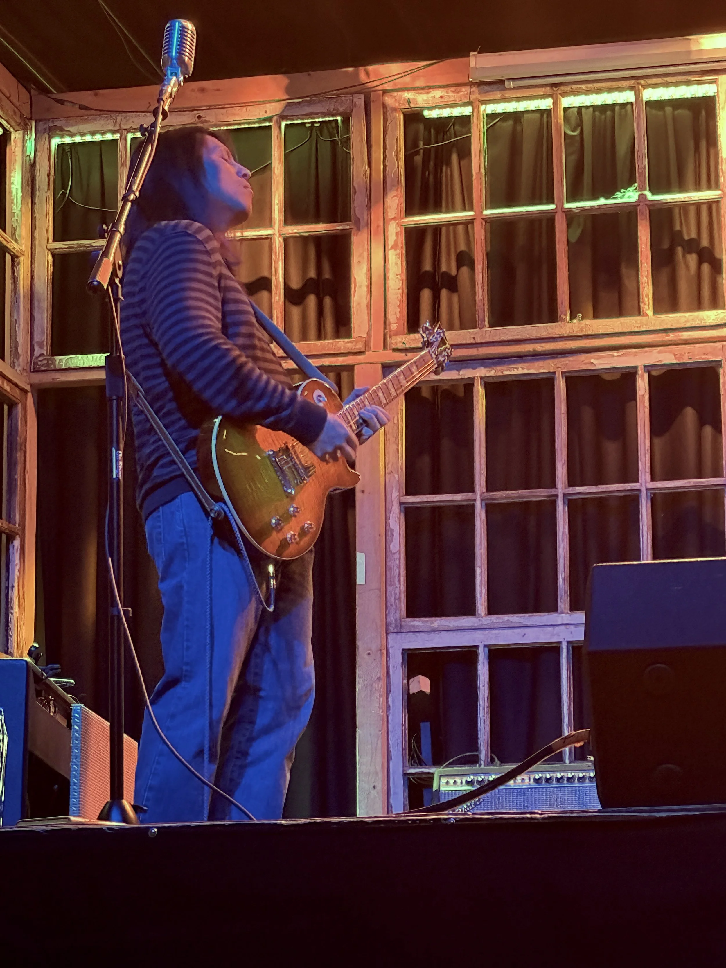 Benjamin Vo Blues Band - Guitarist, Vocalist, Recording Artist - Blues, New - Yet Old School 