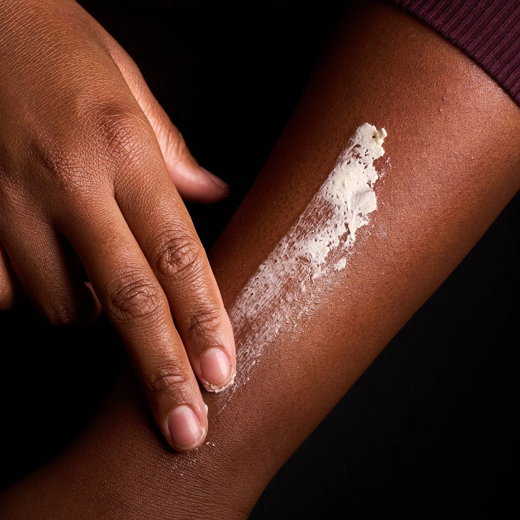 (11_25)TwoChicksApiary_BodyButter_4Lifestyle.jpg
