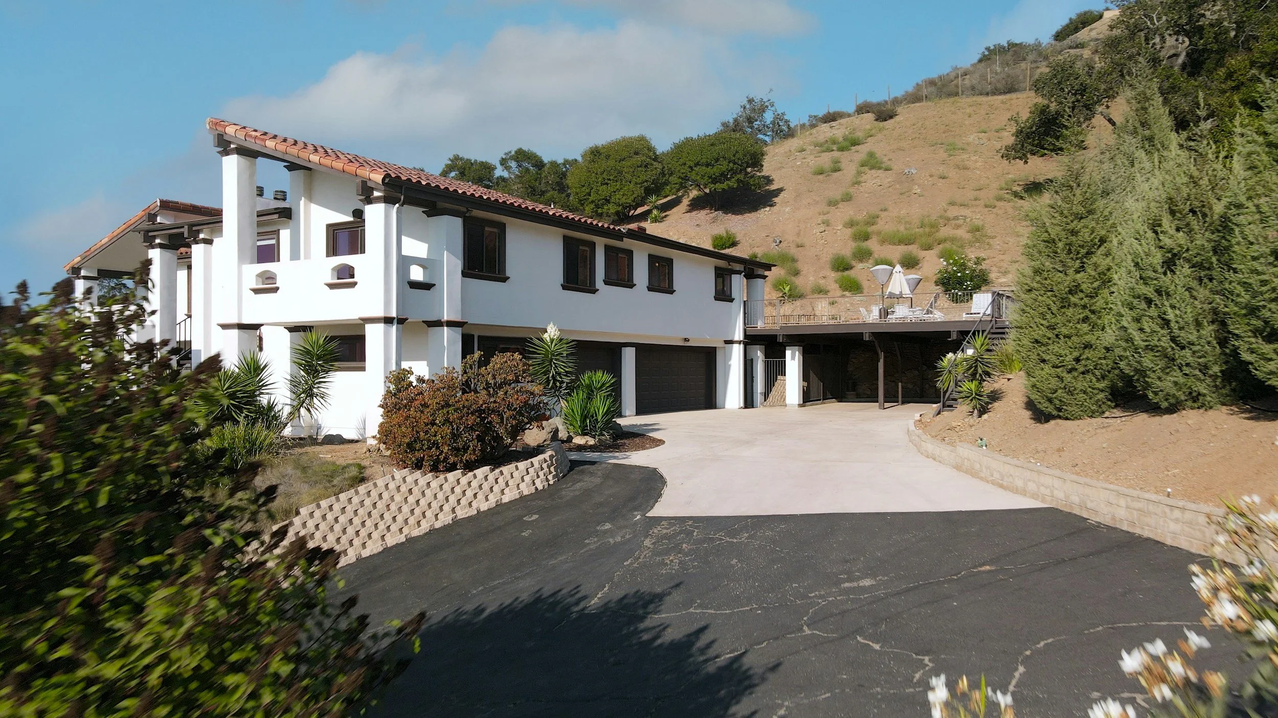 Maximizing Curb Appeal with Rubber Paving Driveways in Vancouver