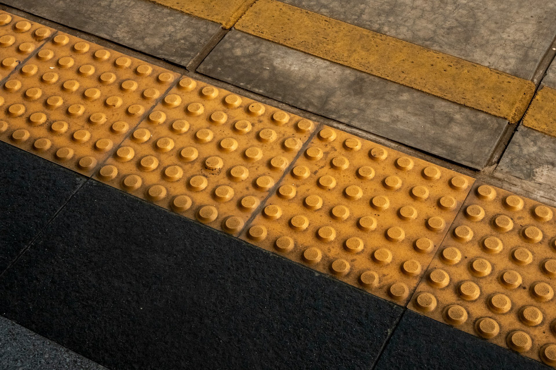 Rainy-Season Traction Upgrades for Vancouver Rubber Walkways