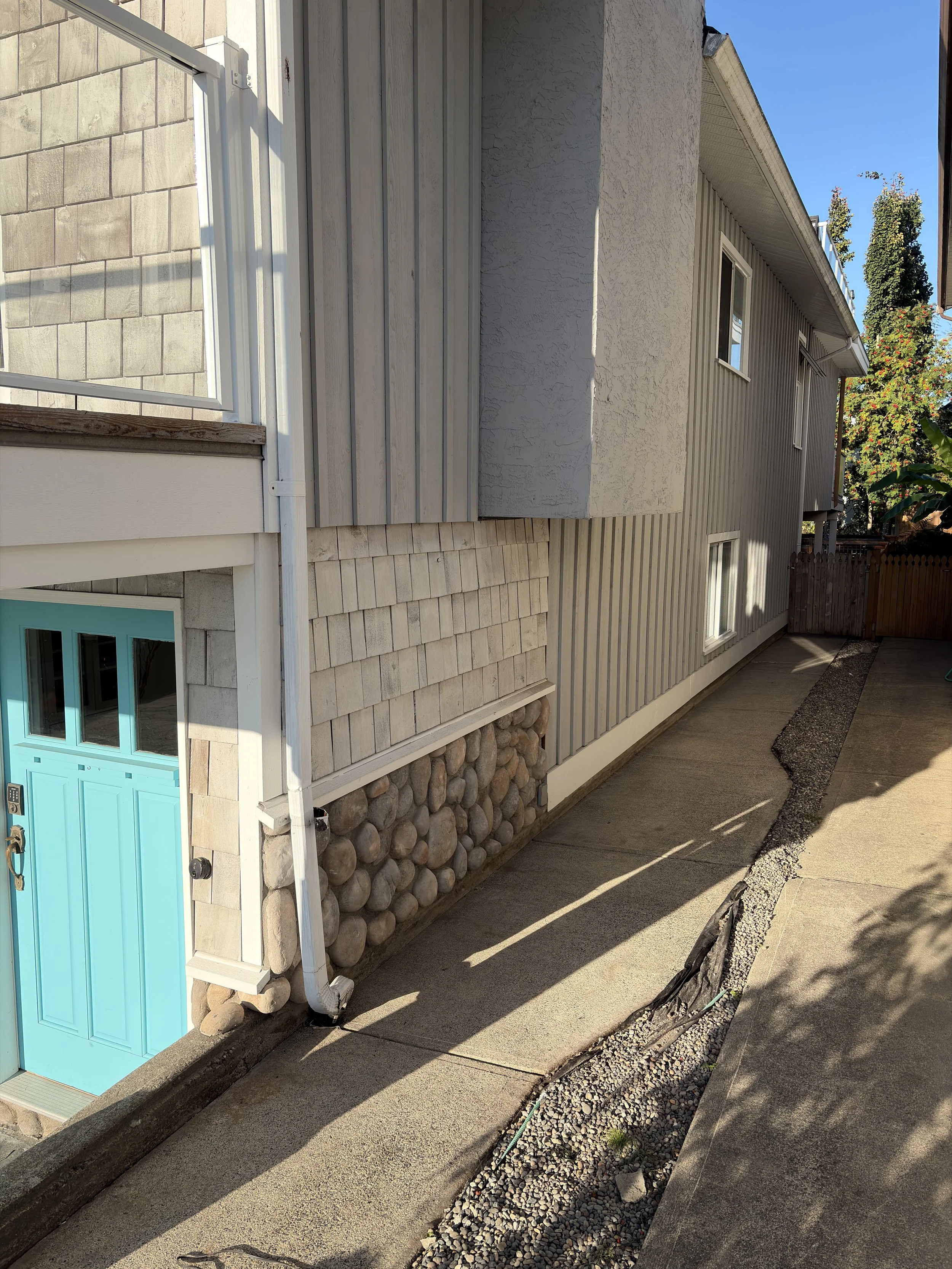Walkway before rubber resurfacing — View 02