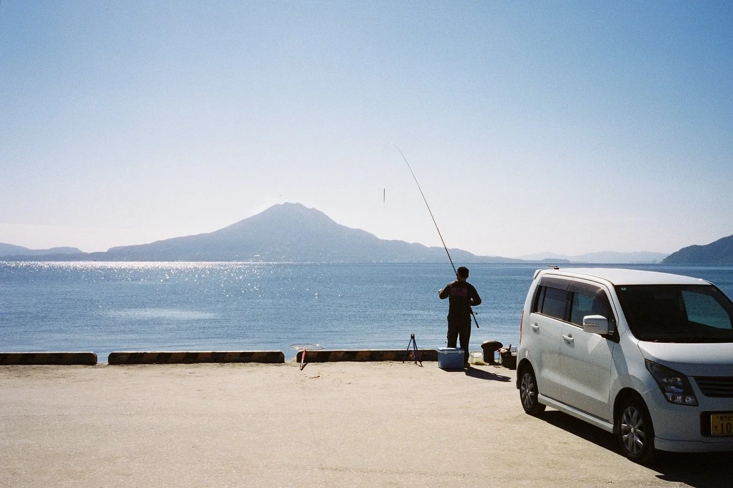 遠い光 &ndash; Distant Light

Dev &amp; Scan: @halide.express