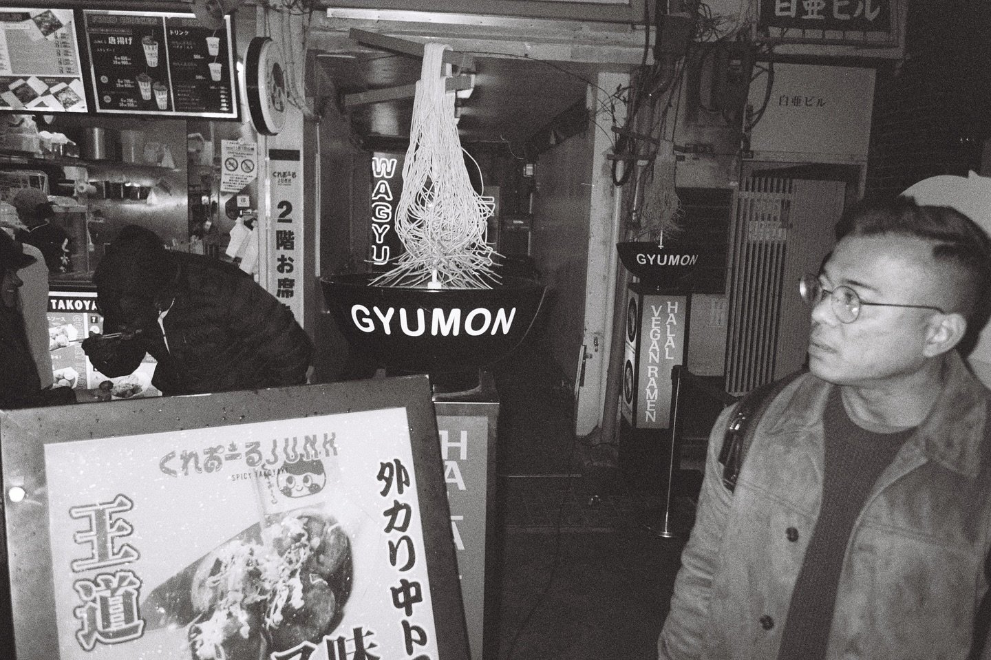 Japan, March 2025.

A few shots with Leica M6 + Pentax P&amp;S.
 
#blackandwhitephotography 
#filmstreetphotography 
#streetfilmphotography 
#shootfilmstaybroke 
#filmwaveleica
#bnwmood
#bnwstreet 
#filmfeed 
#ilfordhp5
#ilfordfilm 
#blackandwhitefil