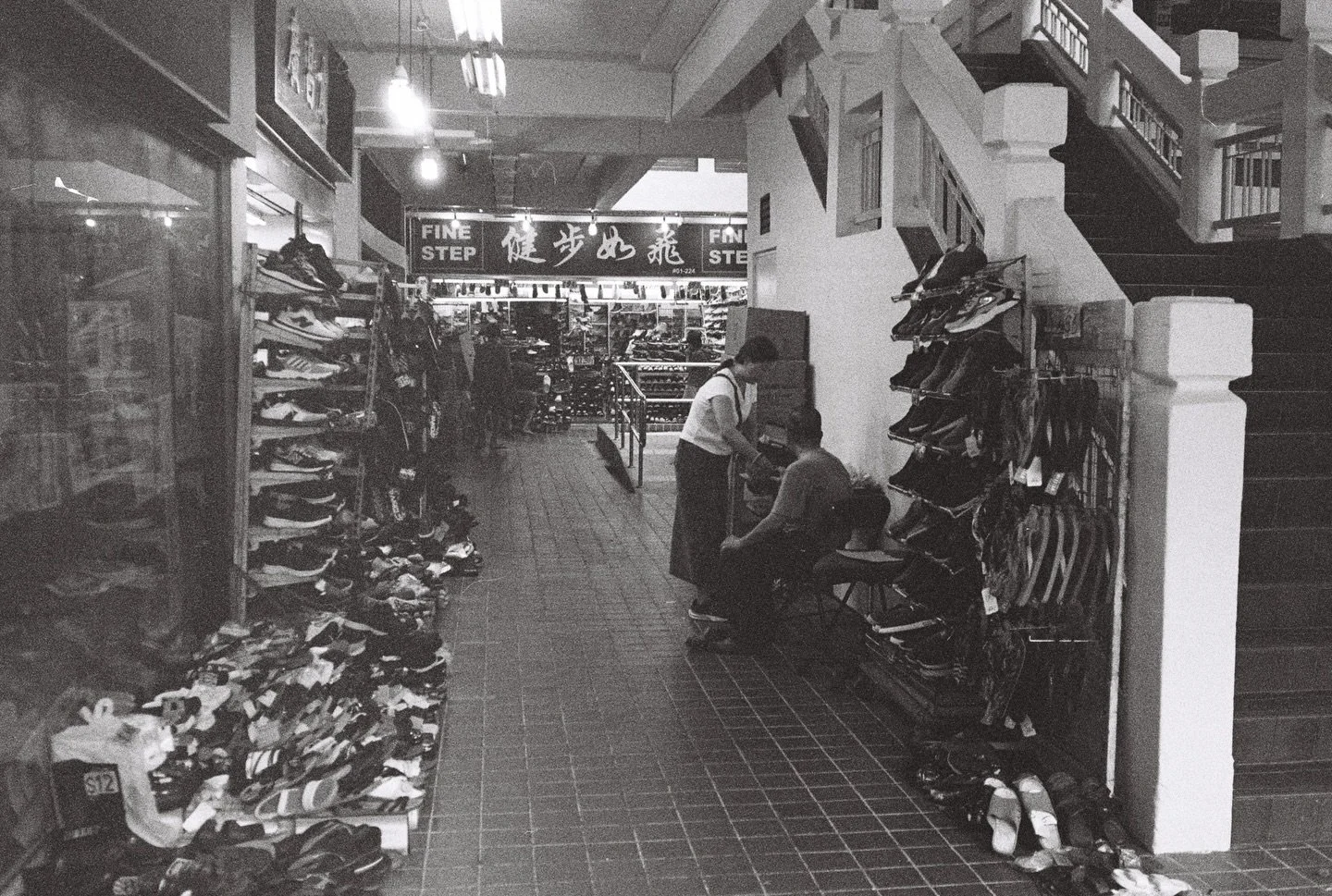 Singapore, December 2025.

Ilford HP5 developed at home
Scanned by @filmneverdie 

#ilfordhp5plus #leicam6