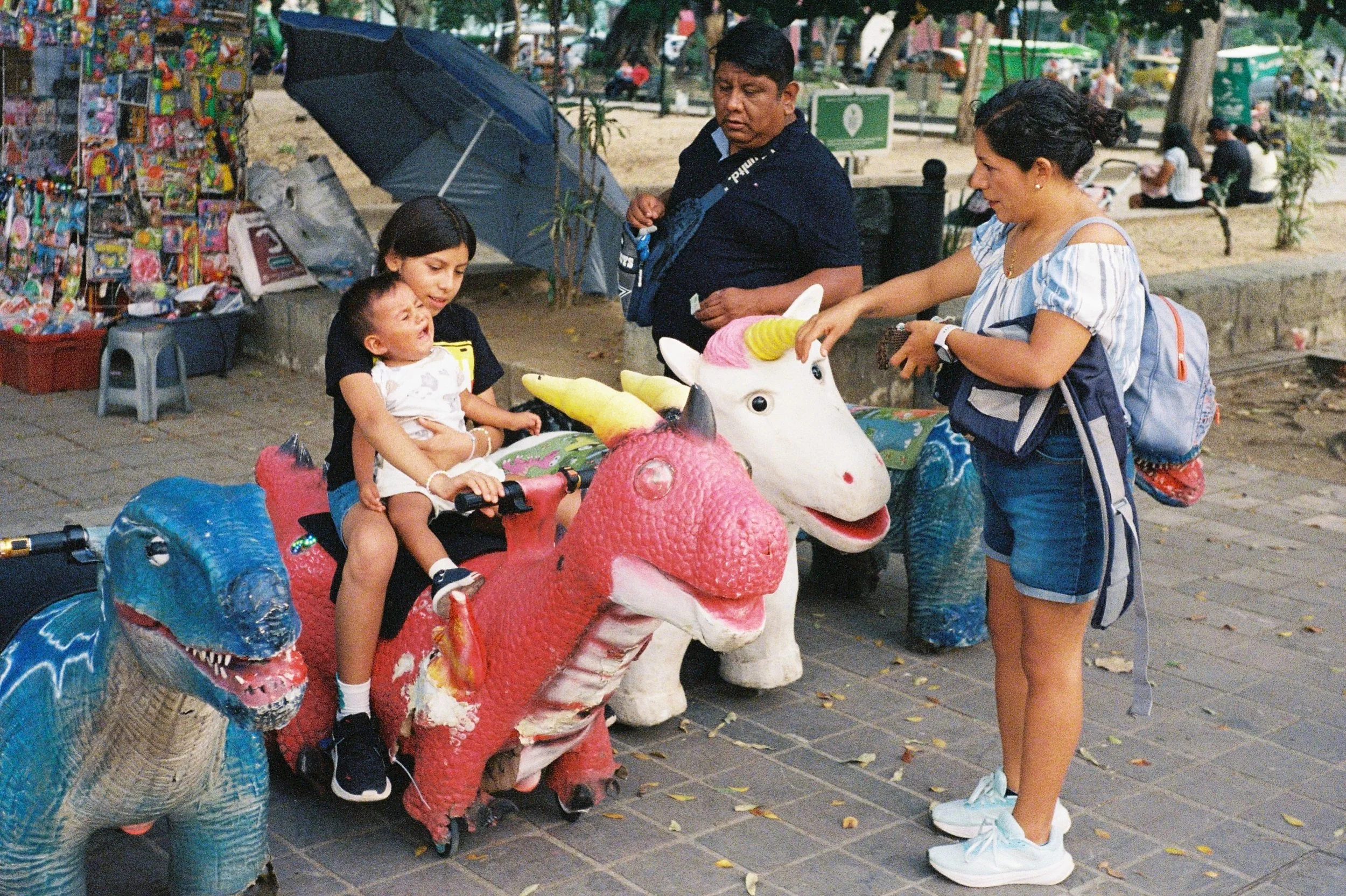 Oaxaca, Mexico. May 2026.

#leicam6 #ultramax400 #filmphotography #leicafilm