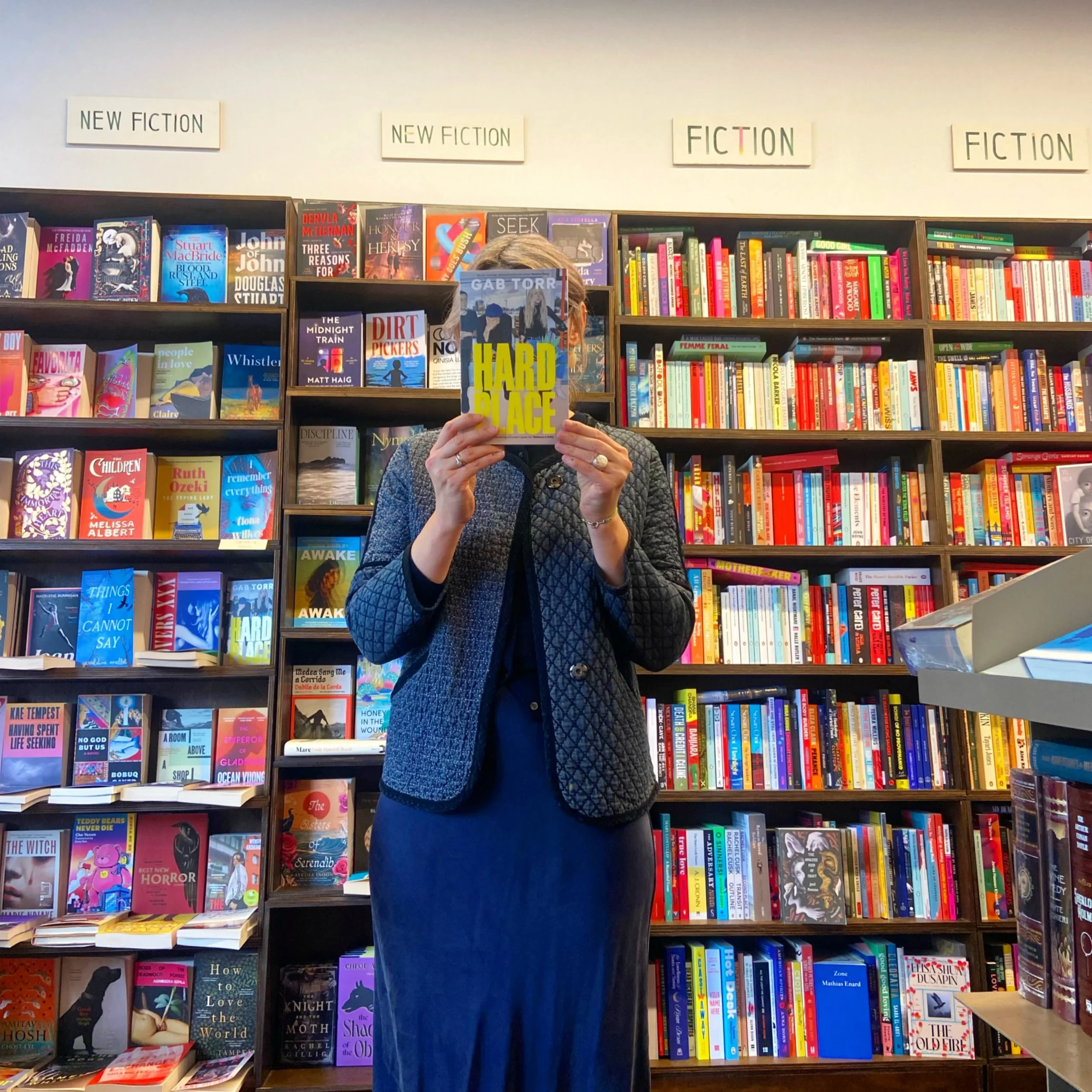 🏠 What We&rsquo;re Reading 🏠

Anne has just read the wonderful Hard Places by Gab Torr

&ldquo;Billy is fresh out of her long-term relationship and hunting for a house, and she can&rsquo;t decide if Sid and Rhoda are unbearable. But the room is che