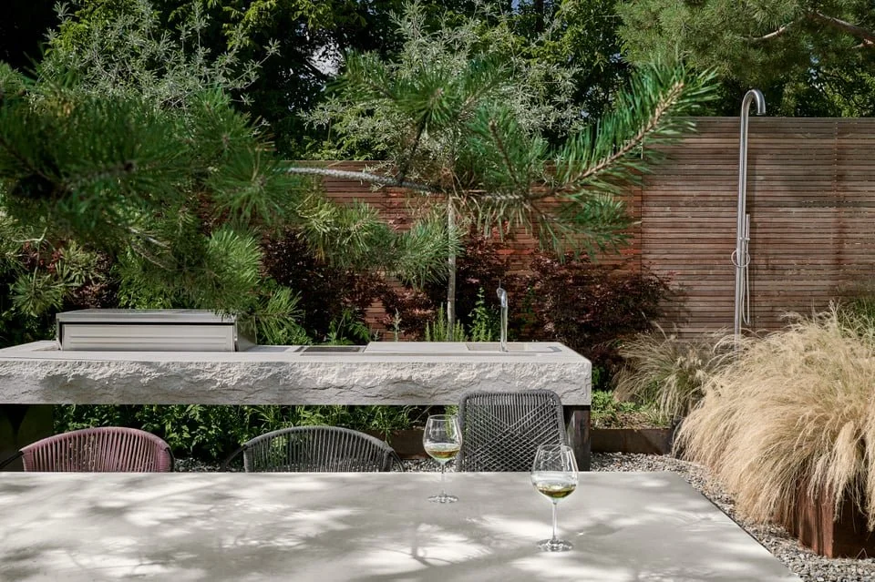 Outdoor-Küche aus dem Natustein Kanfanar.