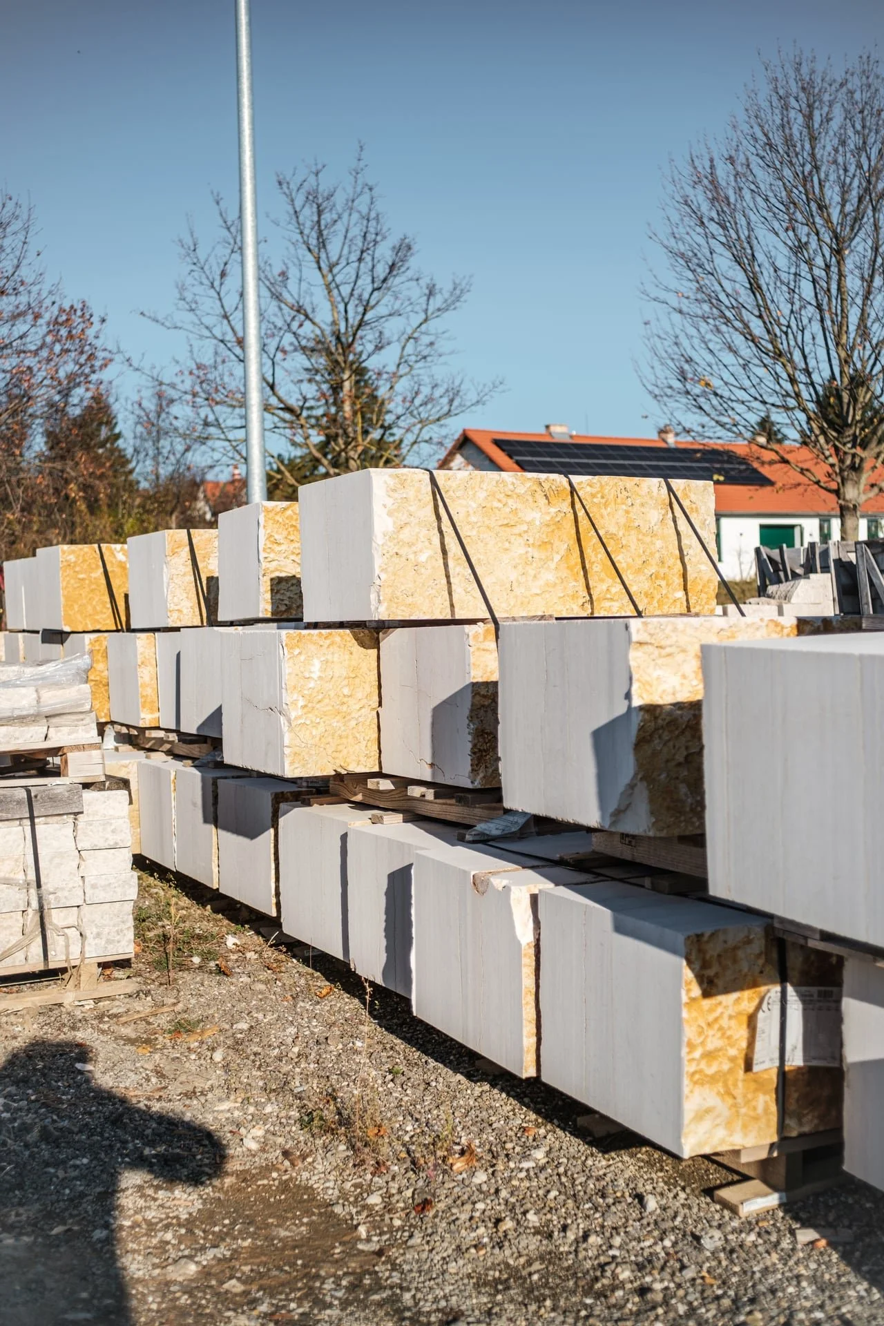 Kanfanar Naturstein in unserem Lager in Hollabrunn.