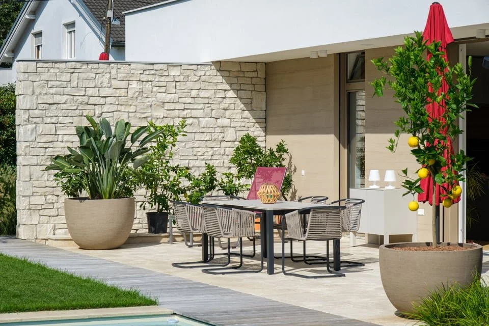 Wandverblender, Mauersteine und Fassadenbekleidung aus Kanfanar.