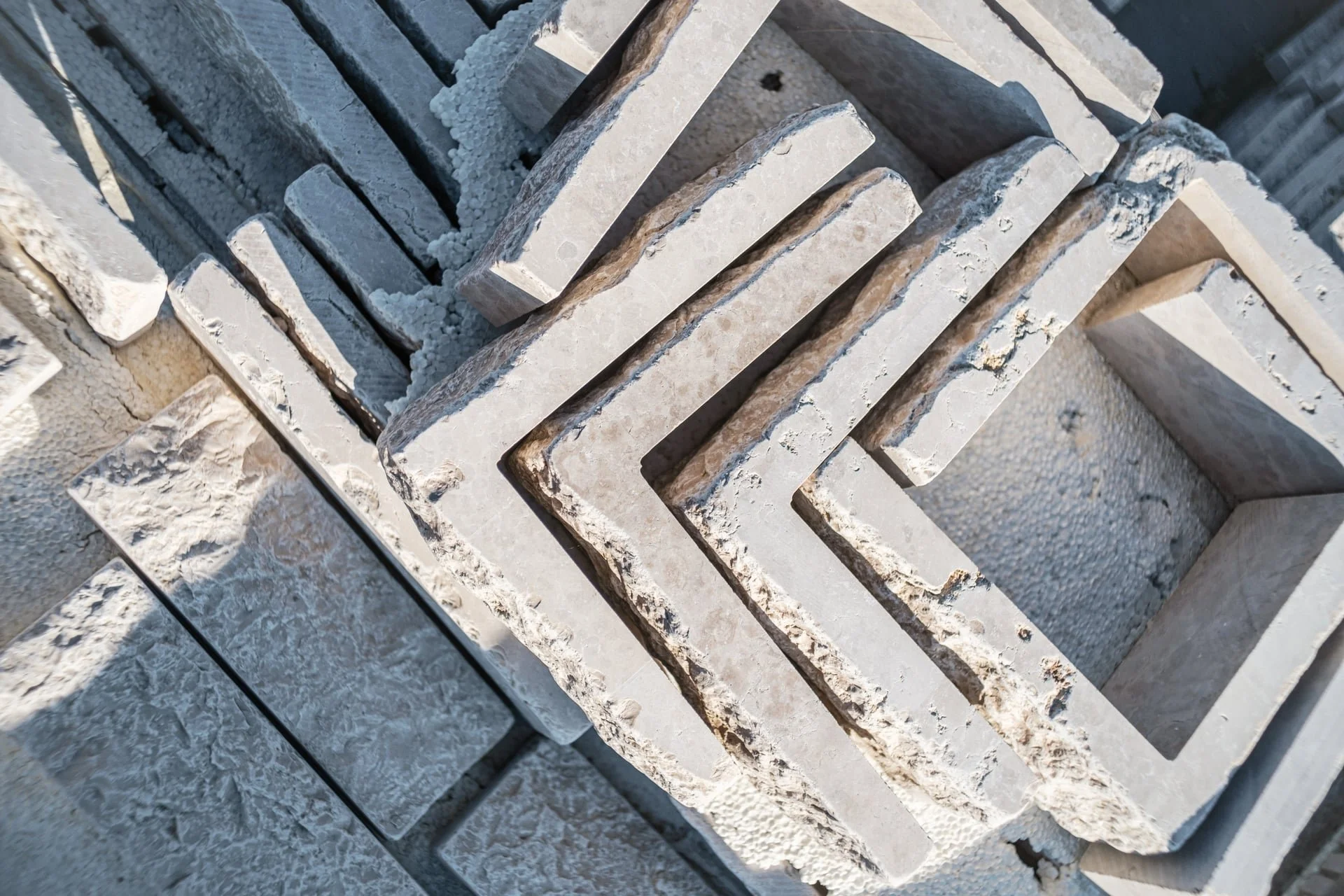 Kanfanar Naturstein in unserem Lager in Hollabrunn.