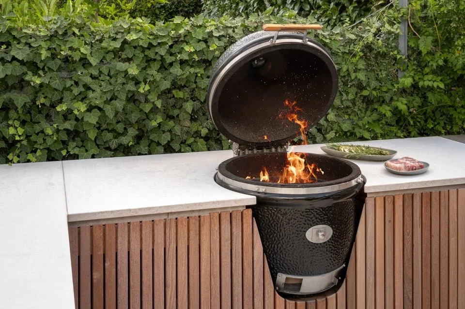 Outdoor-Küche aus dem Natustein Kanfanar.