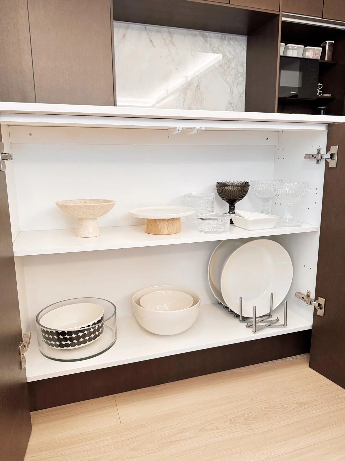 Keittiö, jossa järjestys alkoi tukea arkea