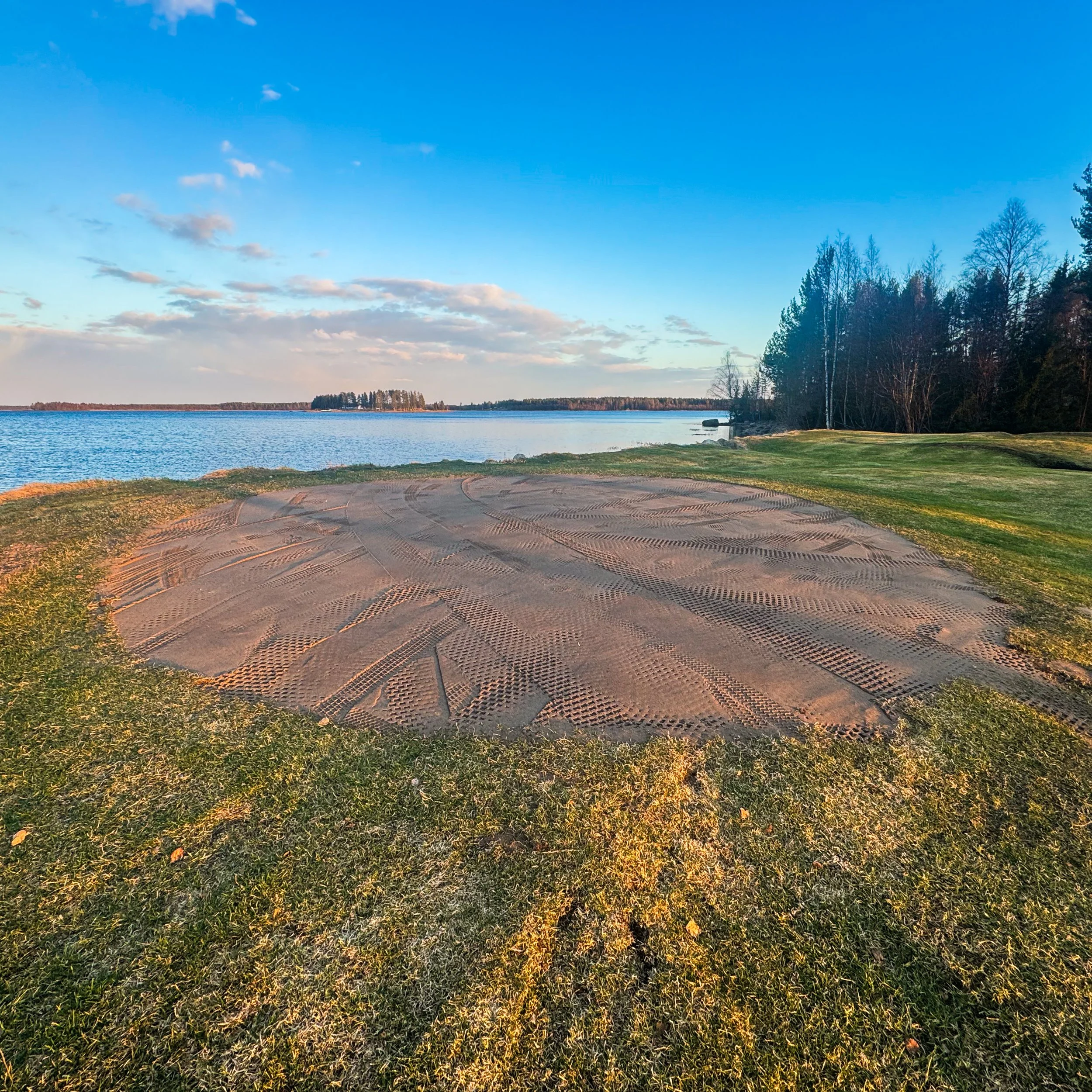 Oranssi project: slat roof