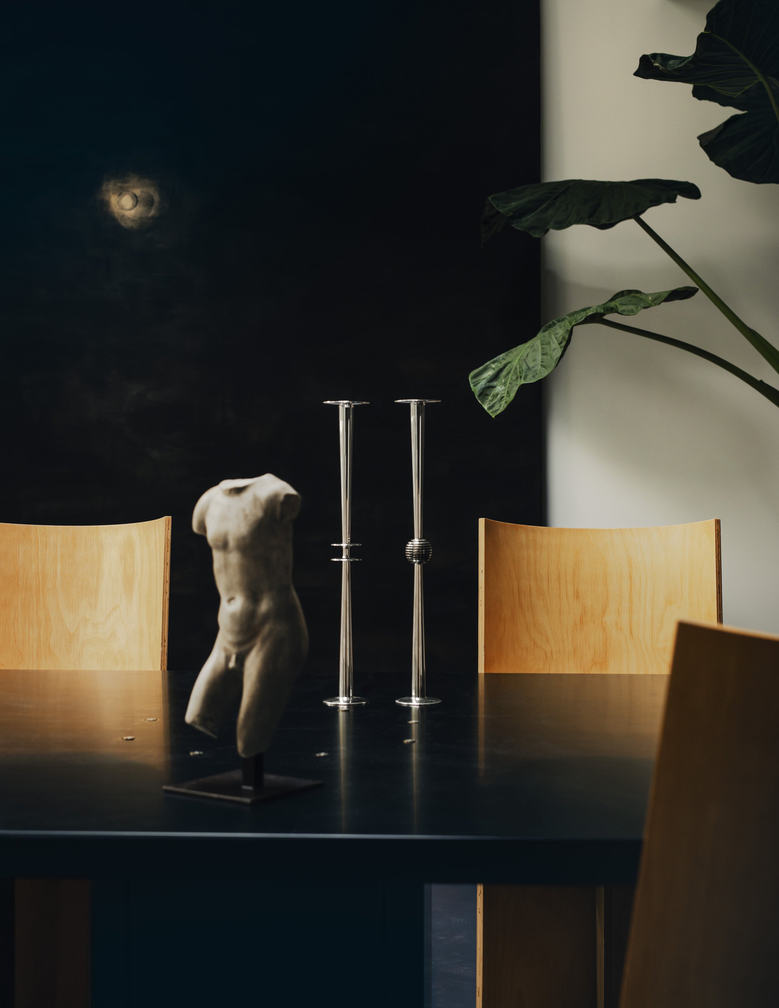 Art & design curation of a photoshoot for Atelier MKD — featured in Milk Decoration — Photography : Alice Mesguich