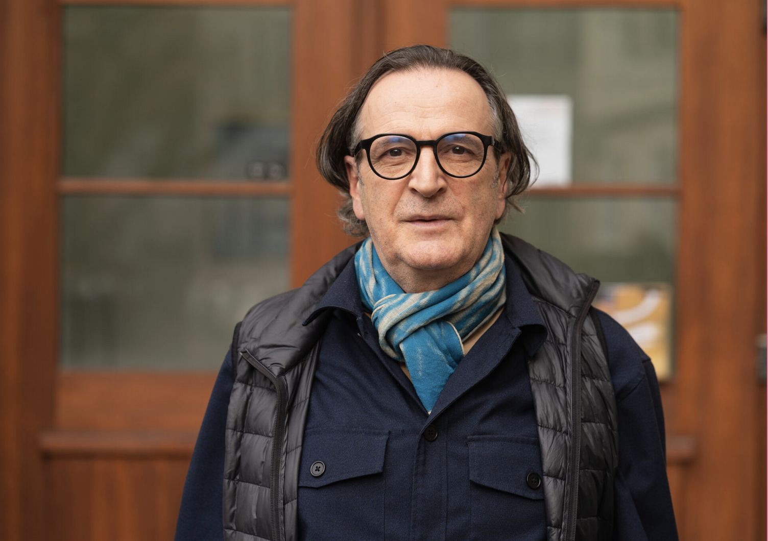 Luciano Fasciati vor der Galerie in Chur