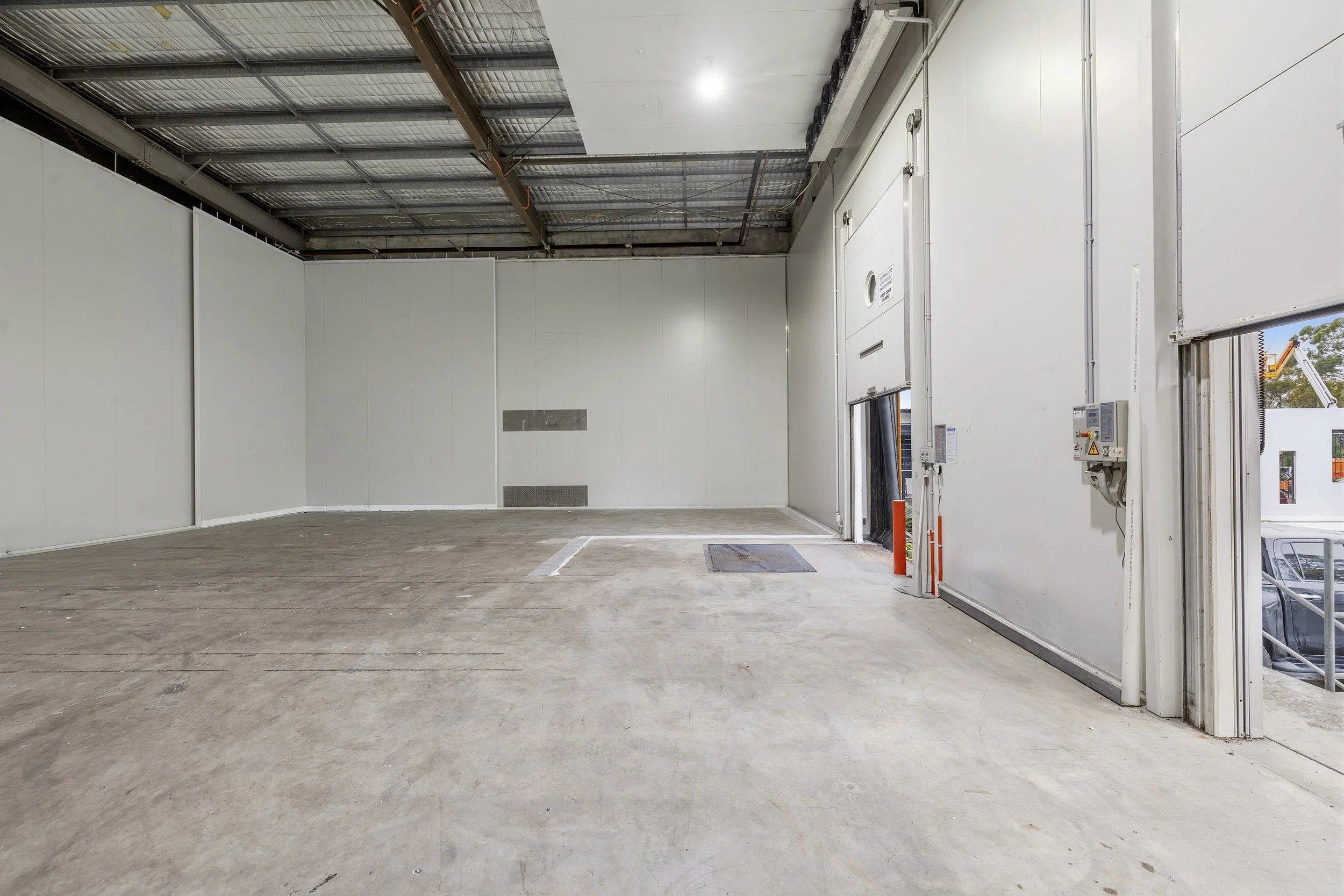 Brisbane City, Cold Room Installed by WYPI Building & Service at The Snack Food Before image frontal