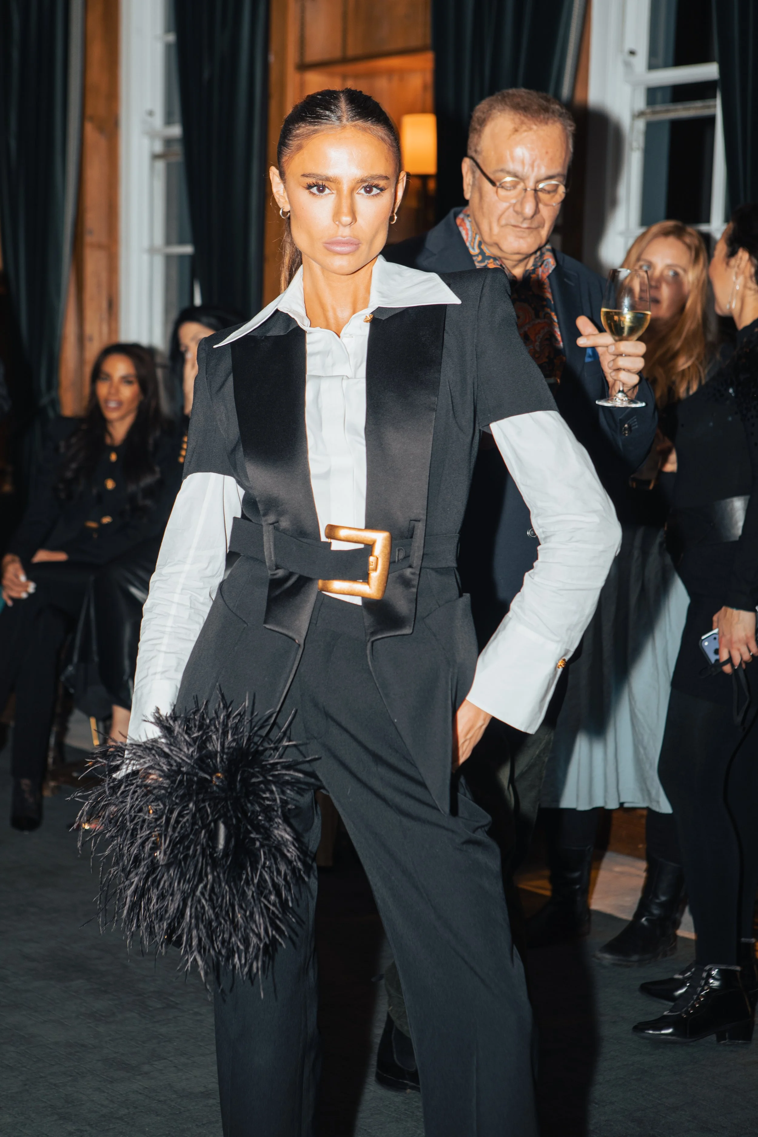 Knightsbridge - Cathrine - 111225 - 118.jpg